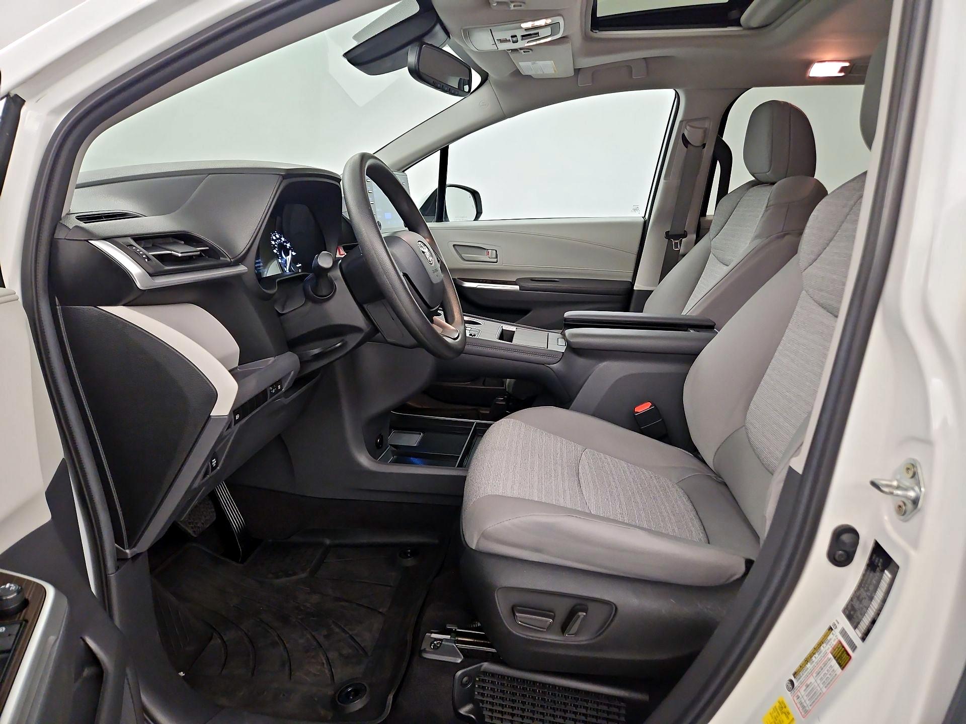 Thumbnail: 2024 Toyota Sienna - 9