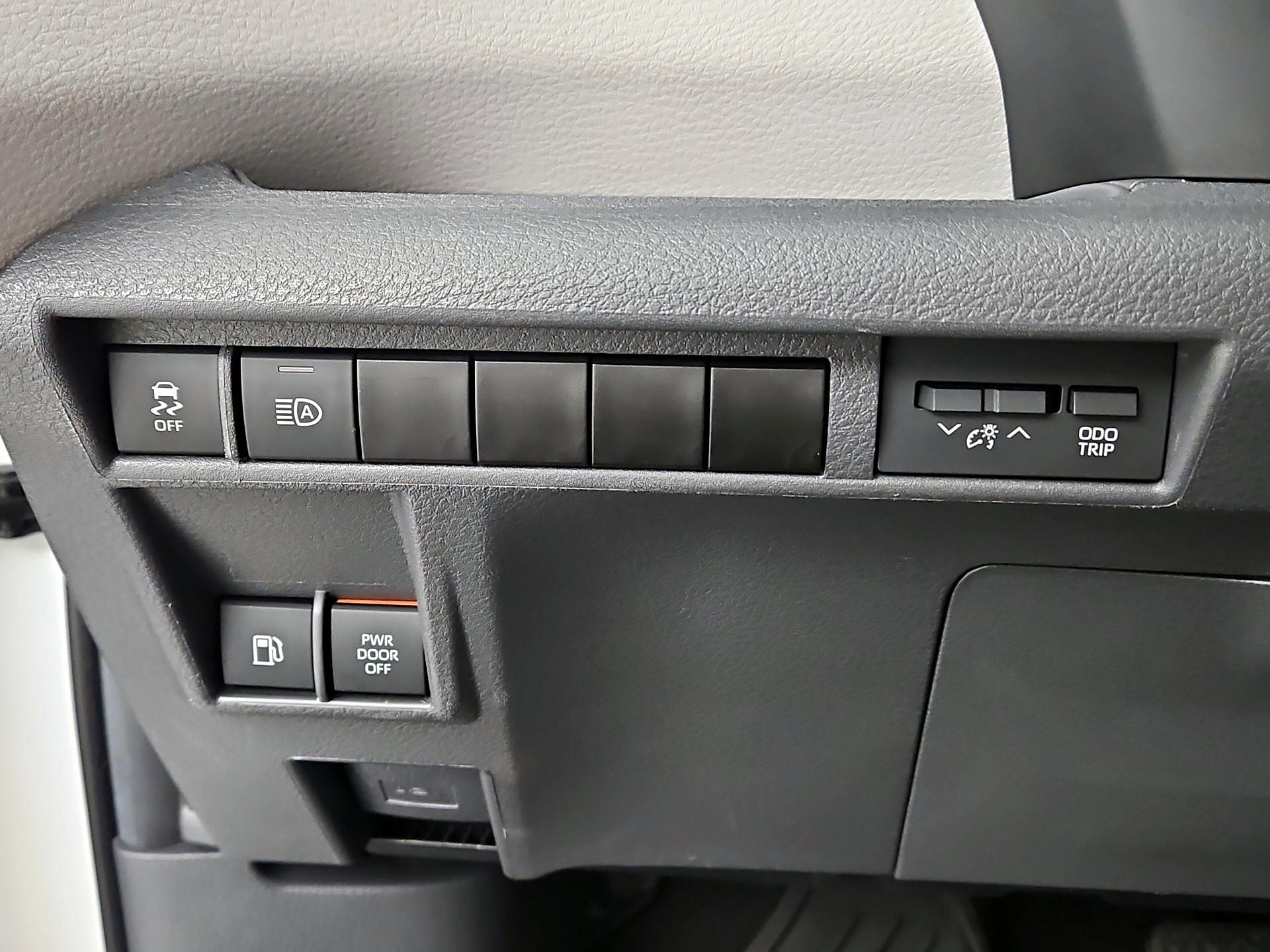 Thumbnail: 2024 Toyota Sienna - 11