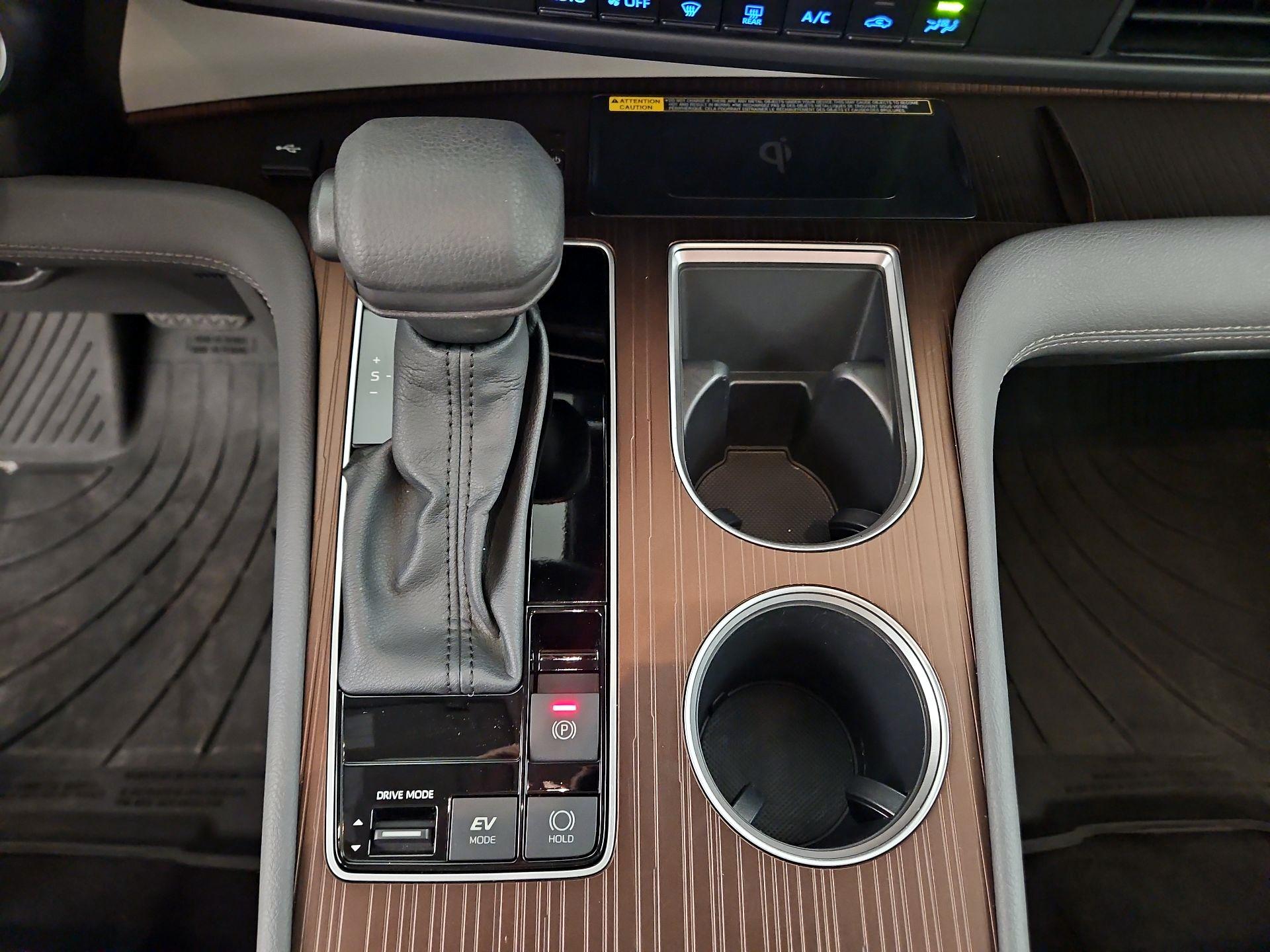 Thumbnail: 2024 Toyota Sienna - 15