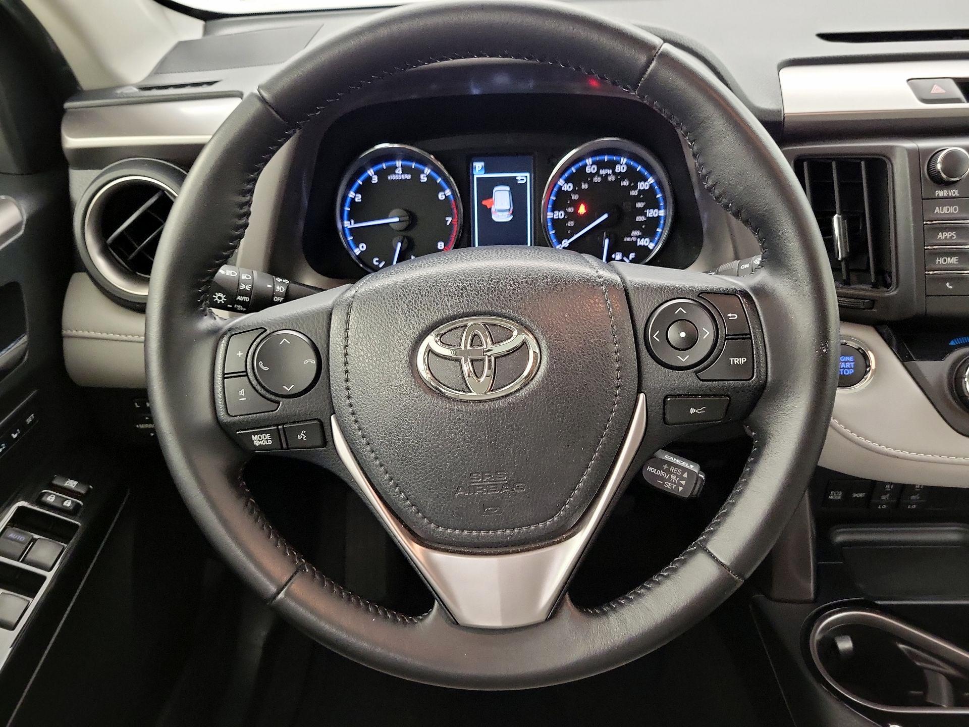 Thumbnail: 2016 Toyota RAV4 - 10