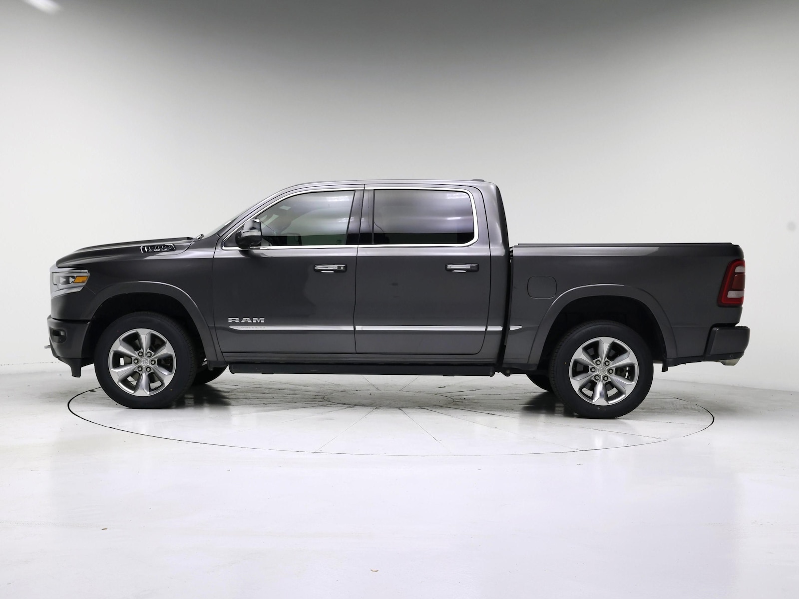 2019 RAM Ram 1500 Pickup Limited - Photo 4