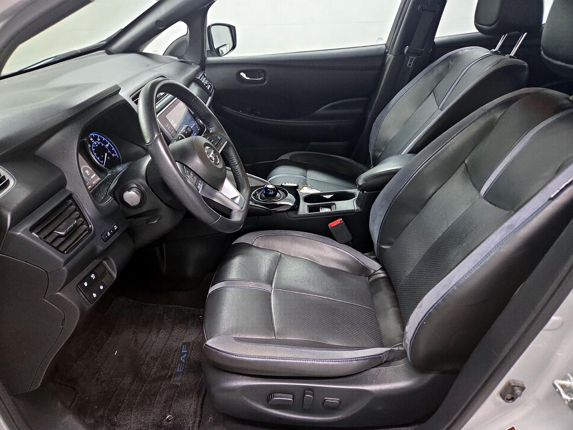Thumbnail: 2020 Nissan Leaf - 11