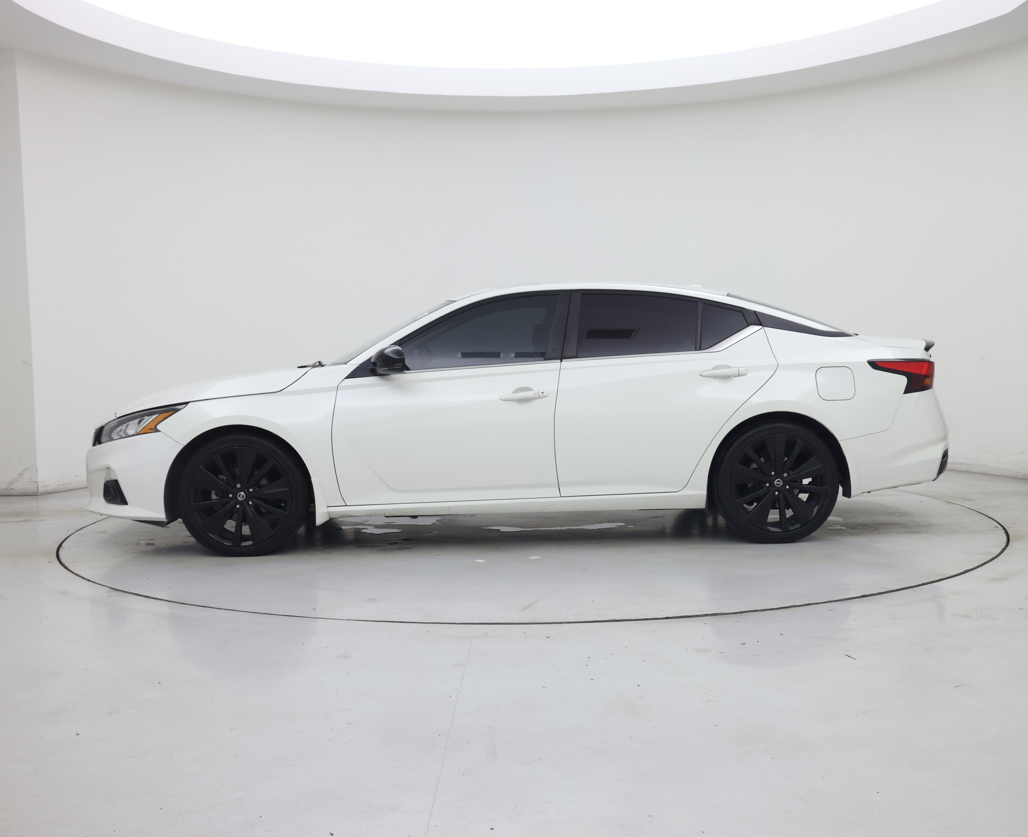 Thumbnail: 2022 Nissan Altima - 3