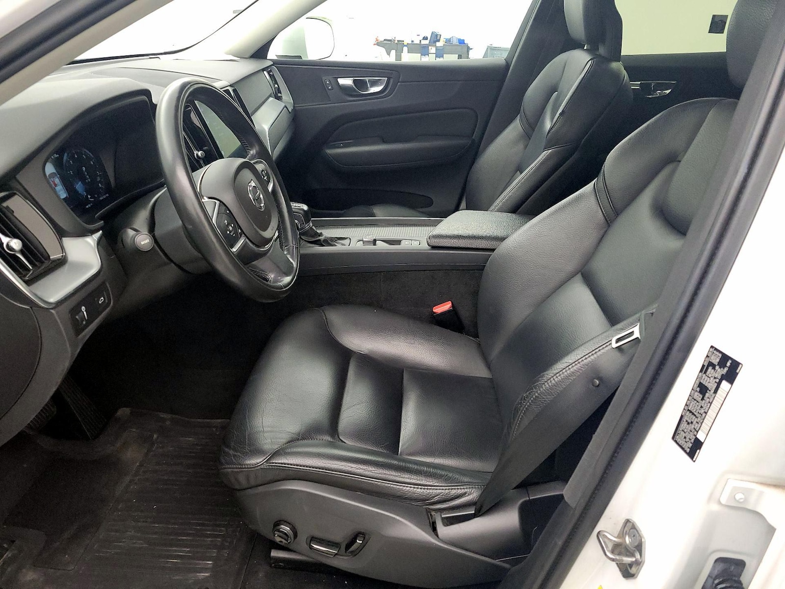 2018 Volvo XC60 Momentum - Photo 12
