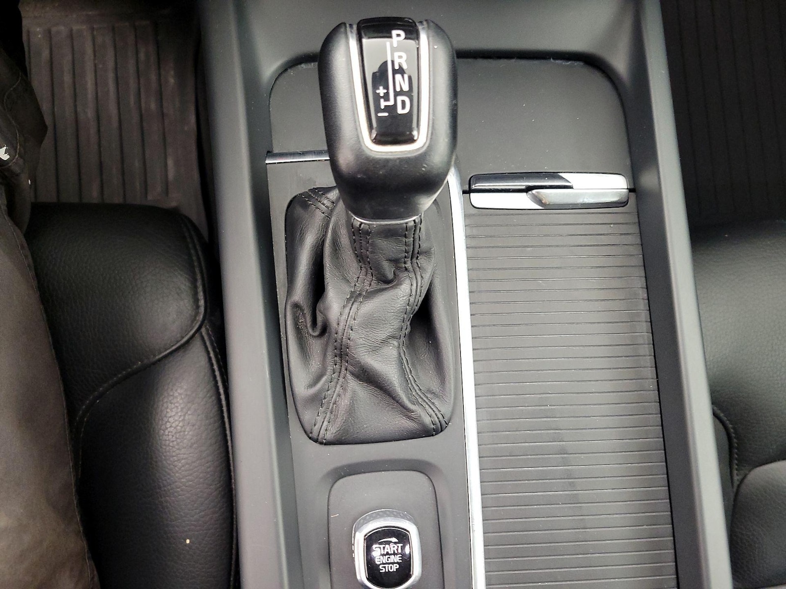 2018 Volvo XC60 Momentum - Photo 18