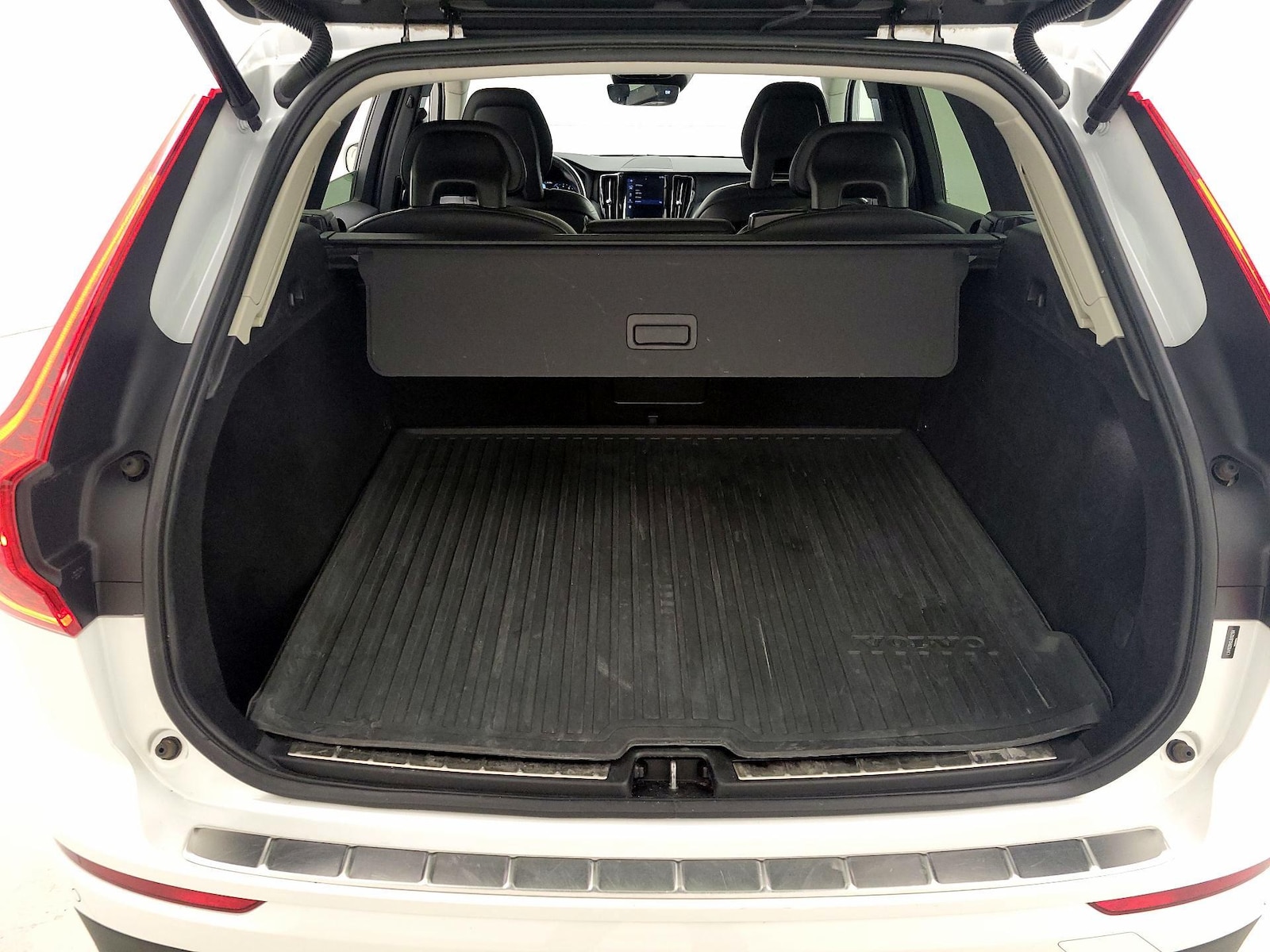 2018 Volvo XC60 Momentum - Photo 21