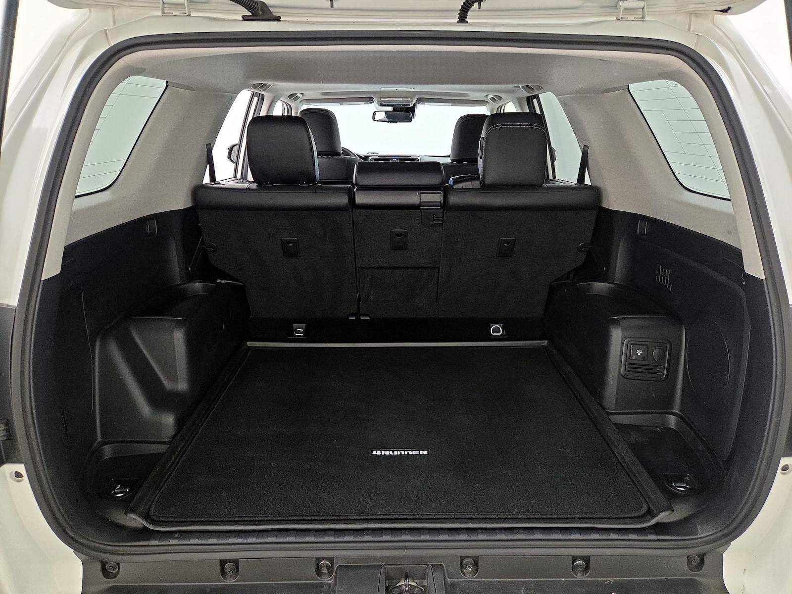 2021 Toyota 4Runner Night Shade - Photo 23