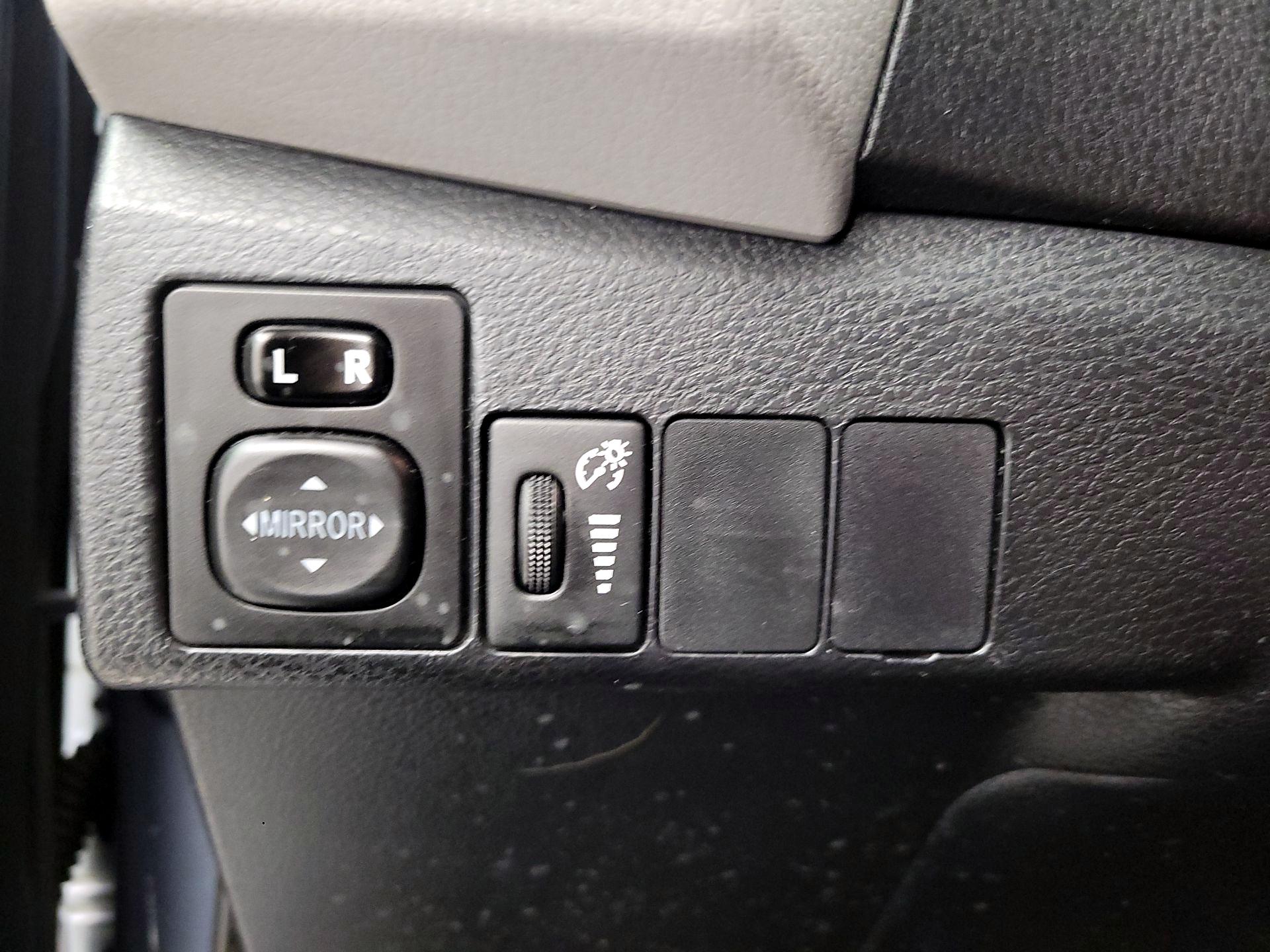 Thumbnail: 2015 Toyota Corolla - 11