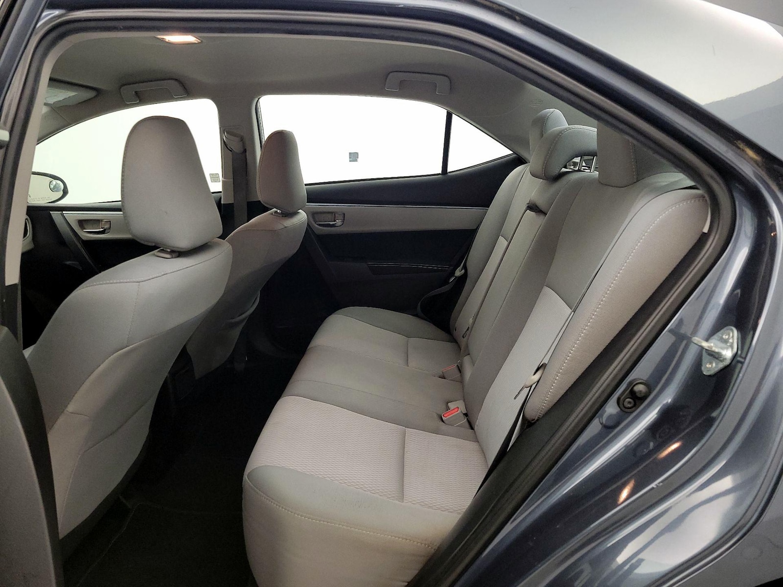 2015 Toyota Corolla LE - Photo 18