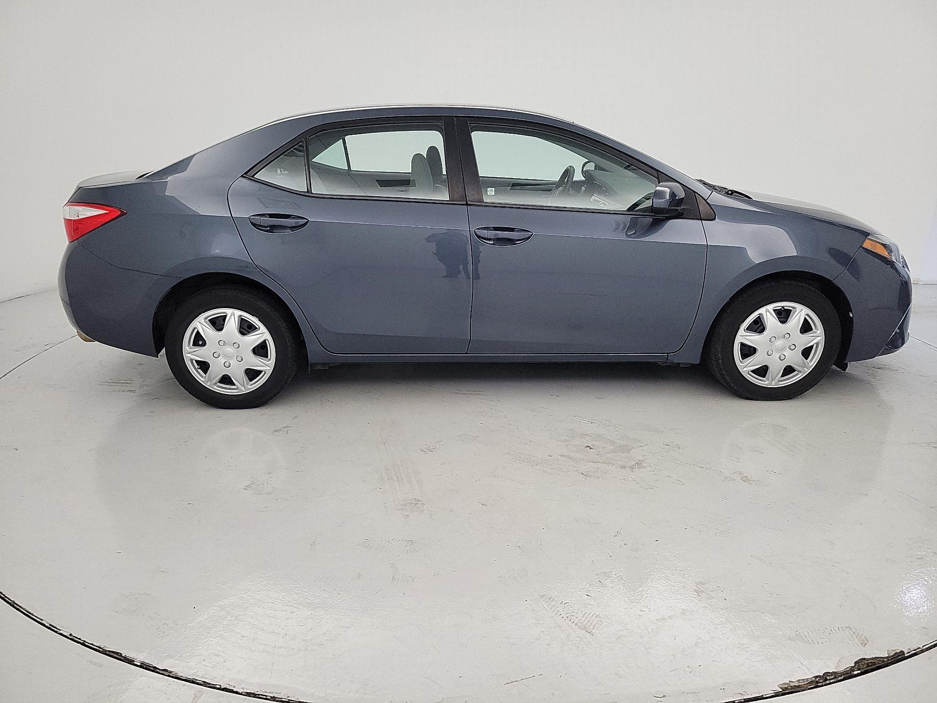 Thumbnail: 2015 Toyota Corolla - 4