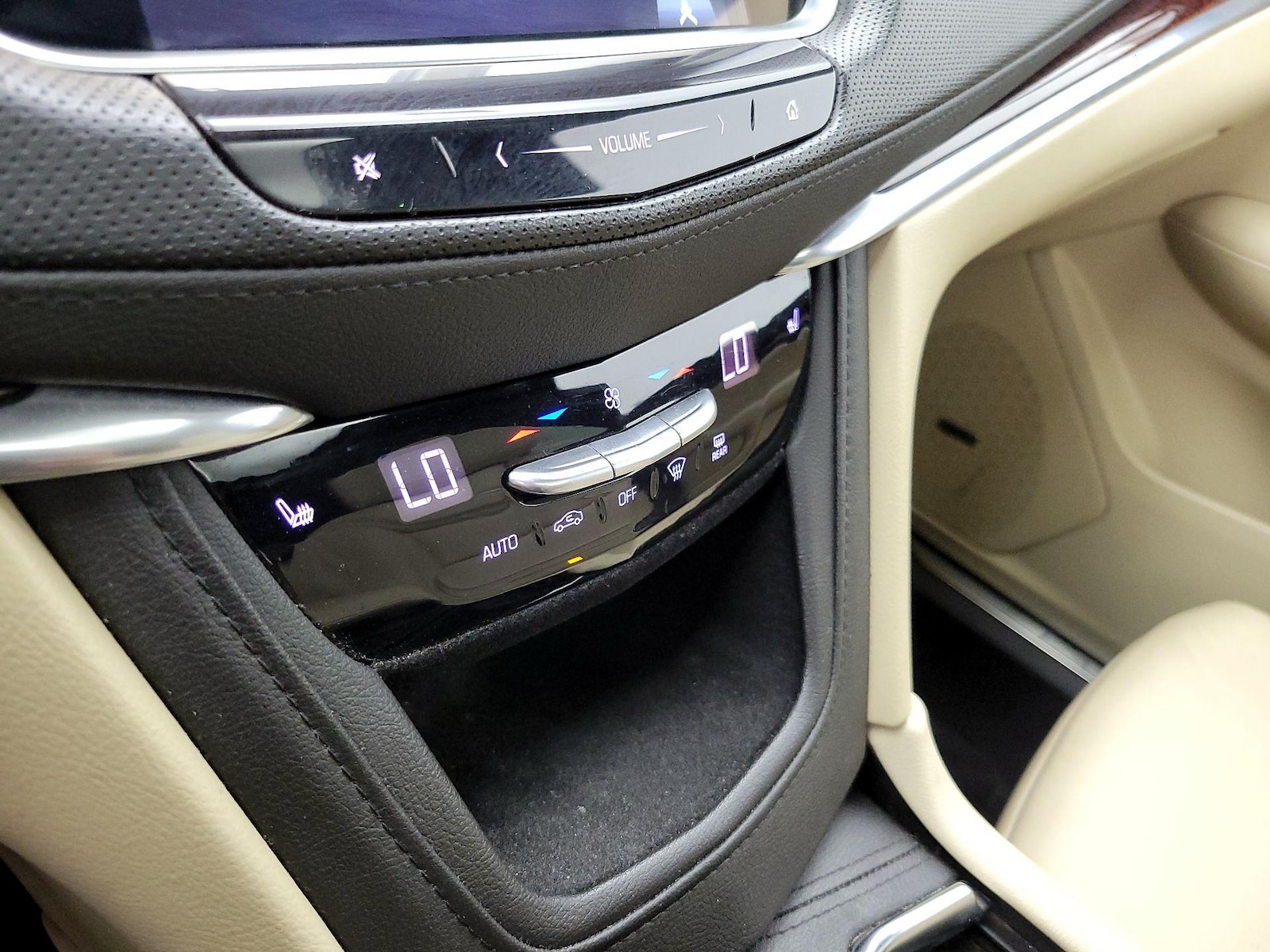 2019 Cadillac XT5 Luxury - Photo 18