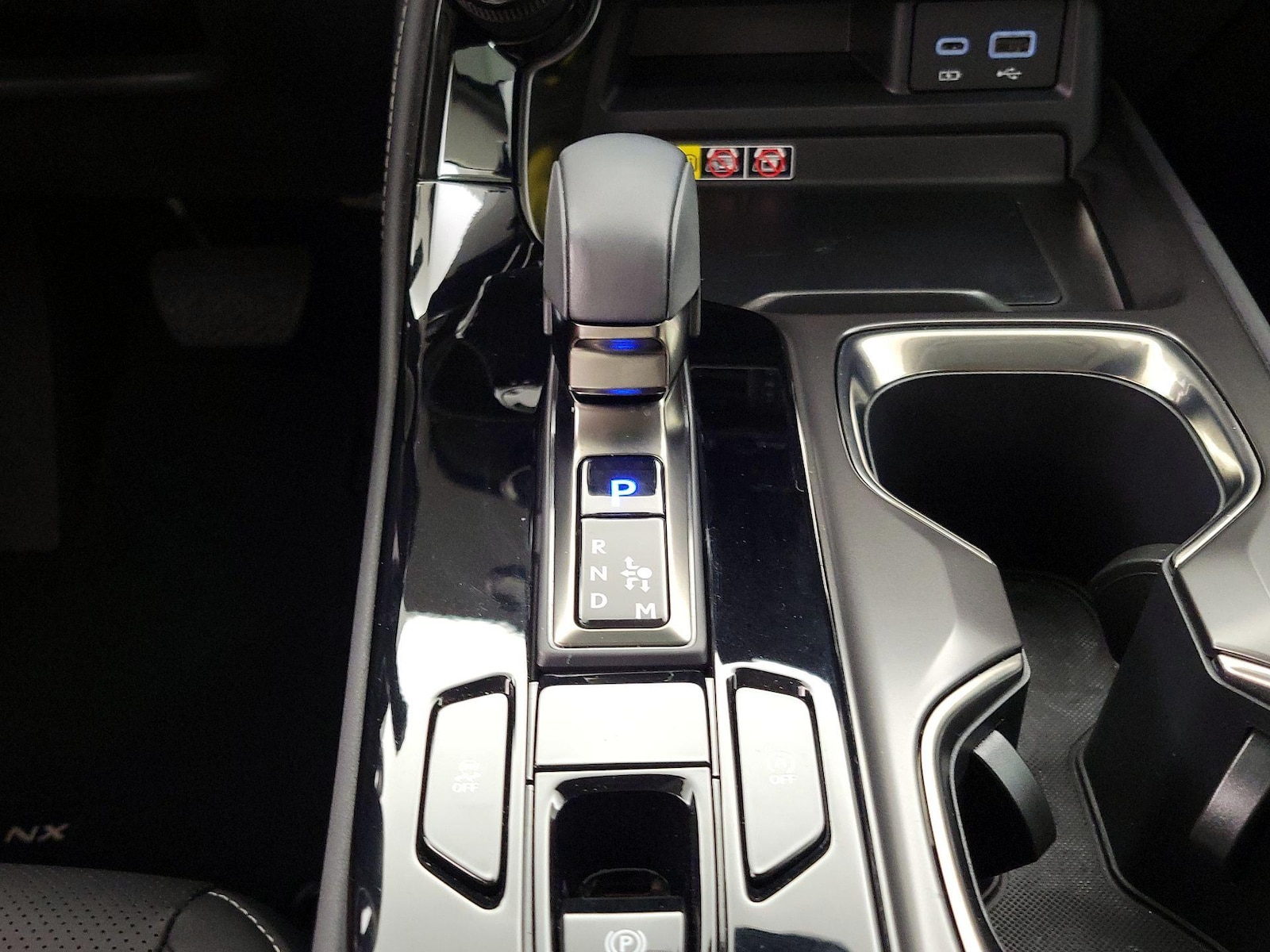 2024 Lexus NX 250 - Photo 18