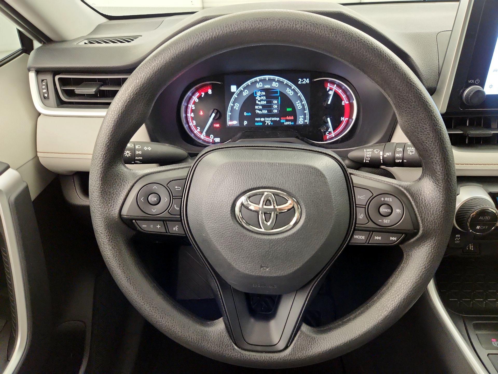 Thumbnail: 2025 Toyota RAV4 - 10