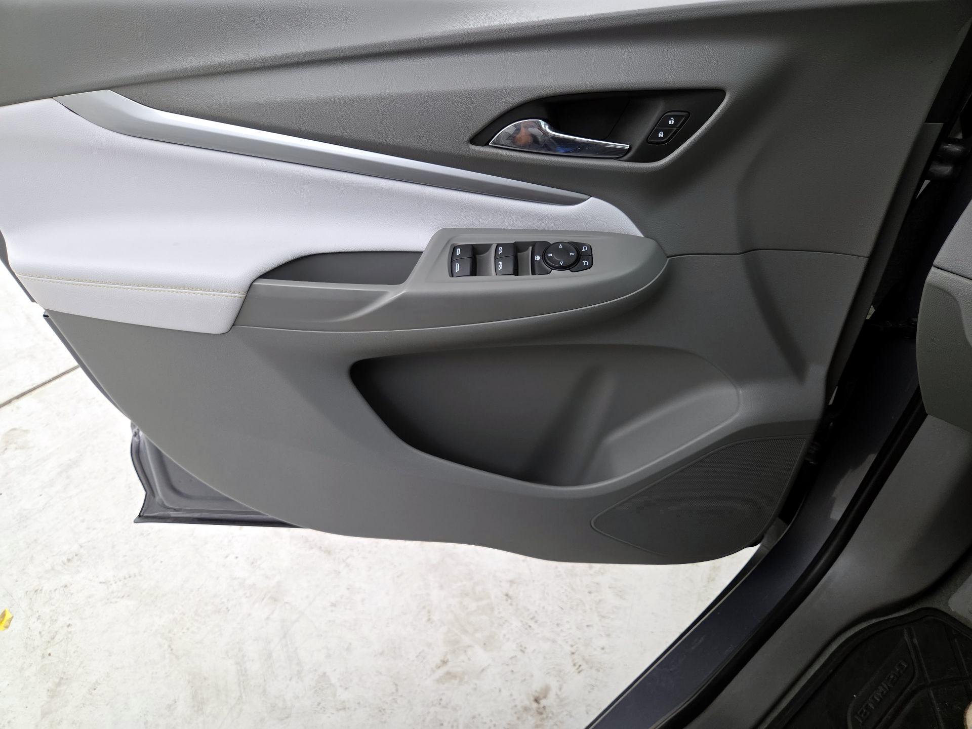Thumbnail: 2023 Chevrolet Bolt EUV - 12