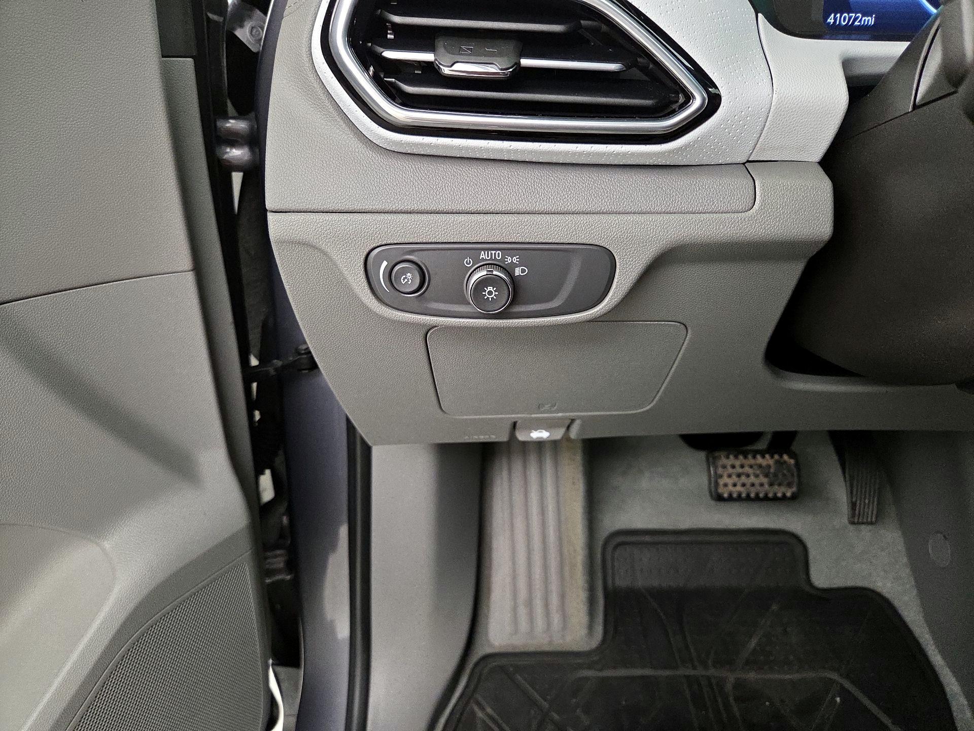 Thumbnail: 2023 Chevrolet Bolt EUV - 13