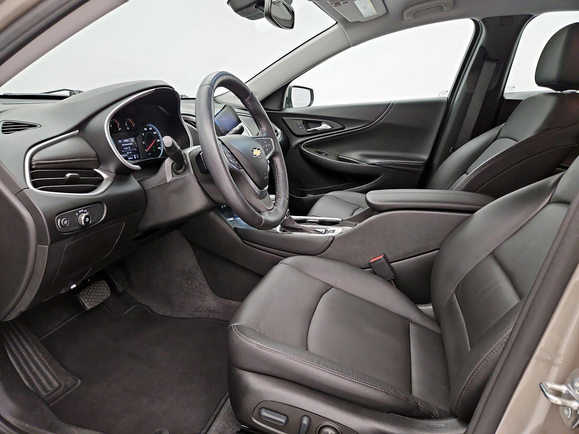 Thumbnail: 2022 Chevrolet Malibu - 11