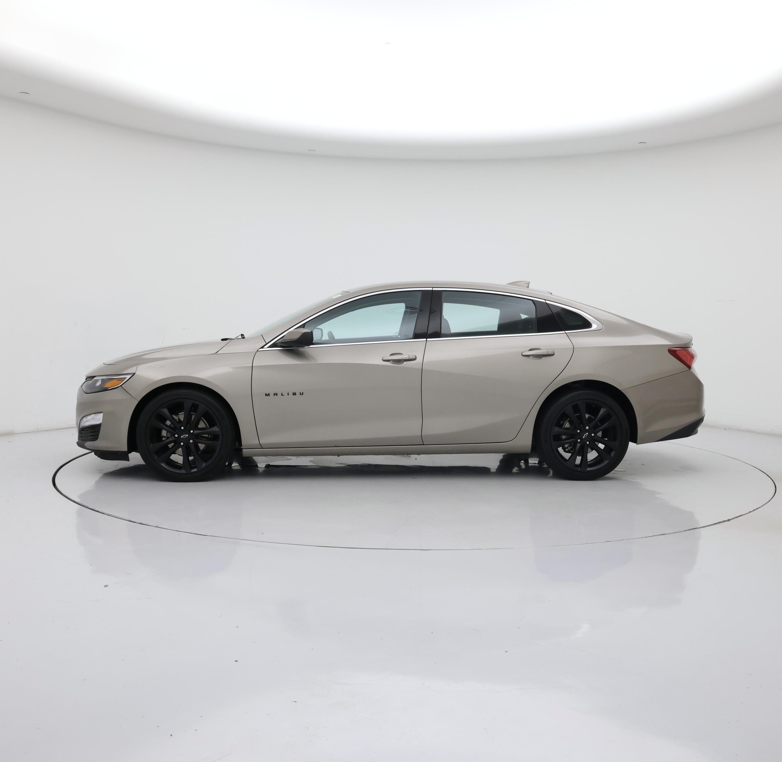 Thumbnail: 2022 Chevrolet Malibu - 3
