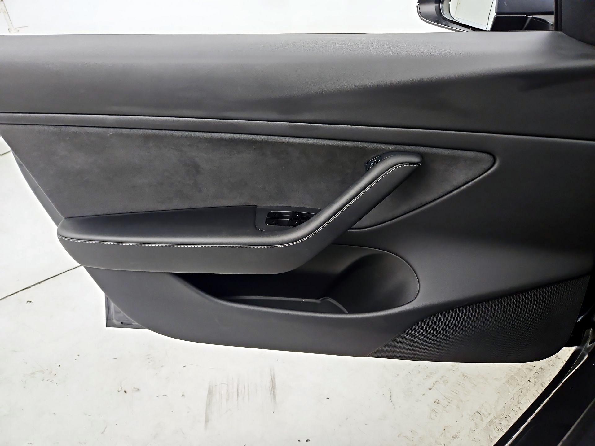 Thumbnail: 2021 Tesla Model 3 - 12