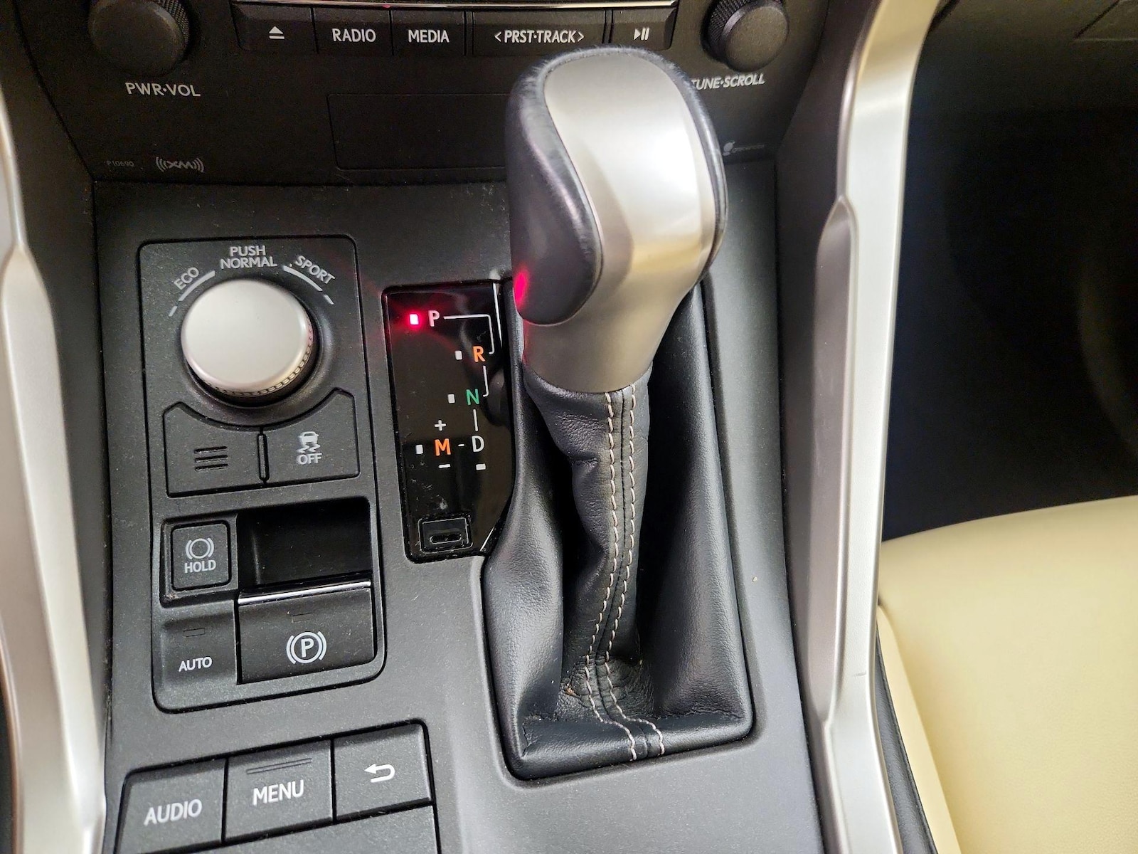 2015 Lexus NX 200t - Photo 18