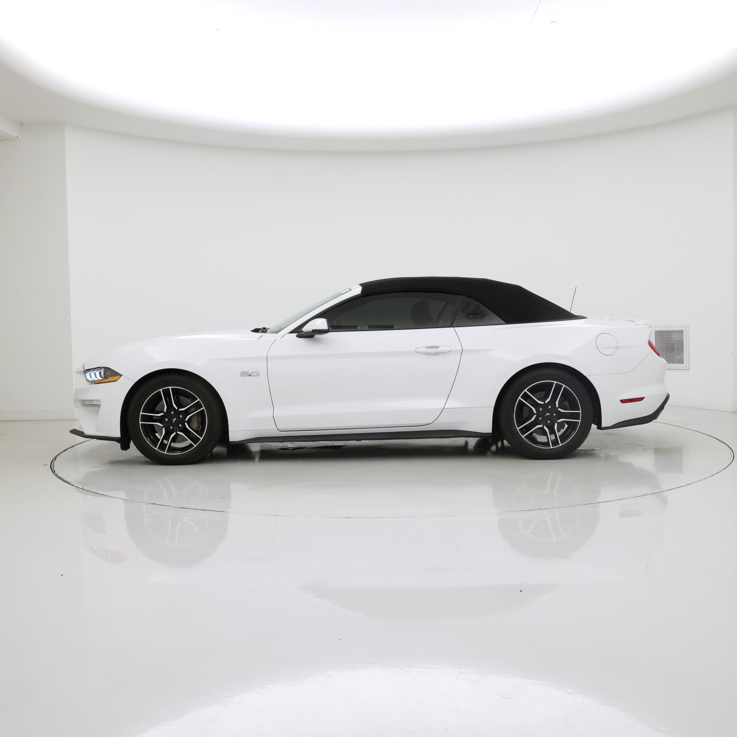 Thumbnail: 2019 Ford Mustang - 3