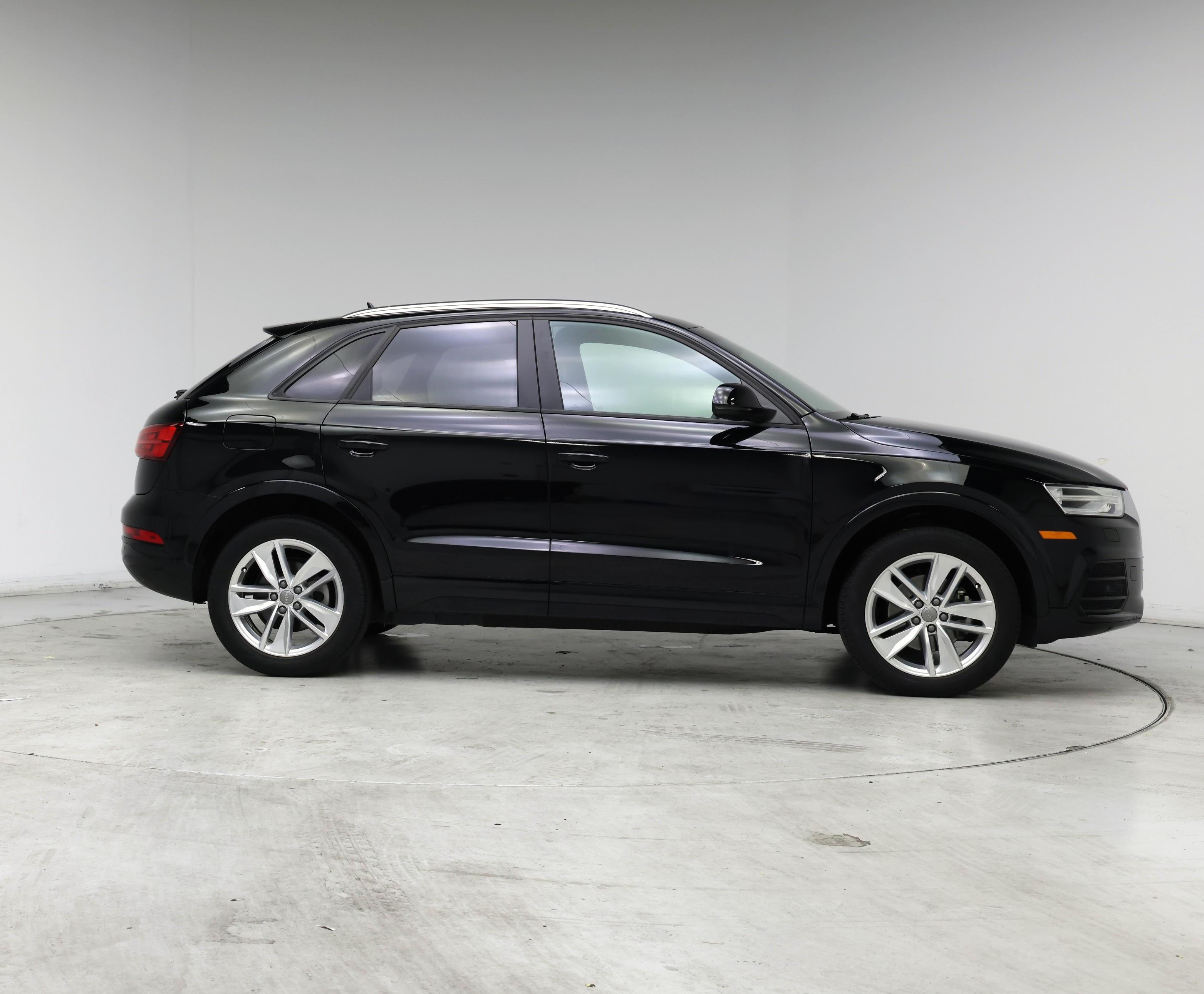 Thumbnail: 2017 Audi Q3 - 7