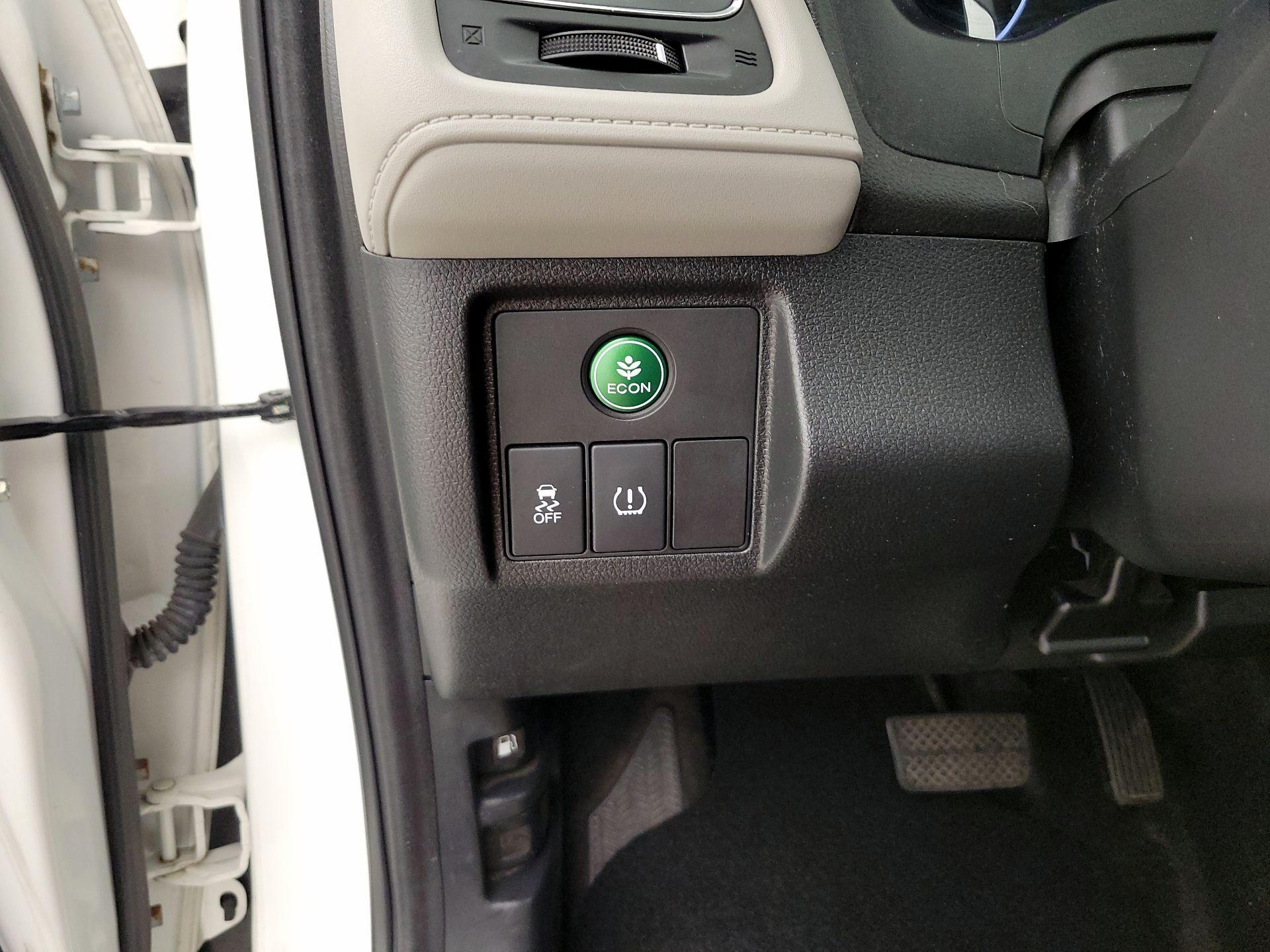 Thumbnail: 2016 Honda HR-V - 13