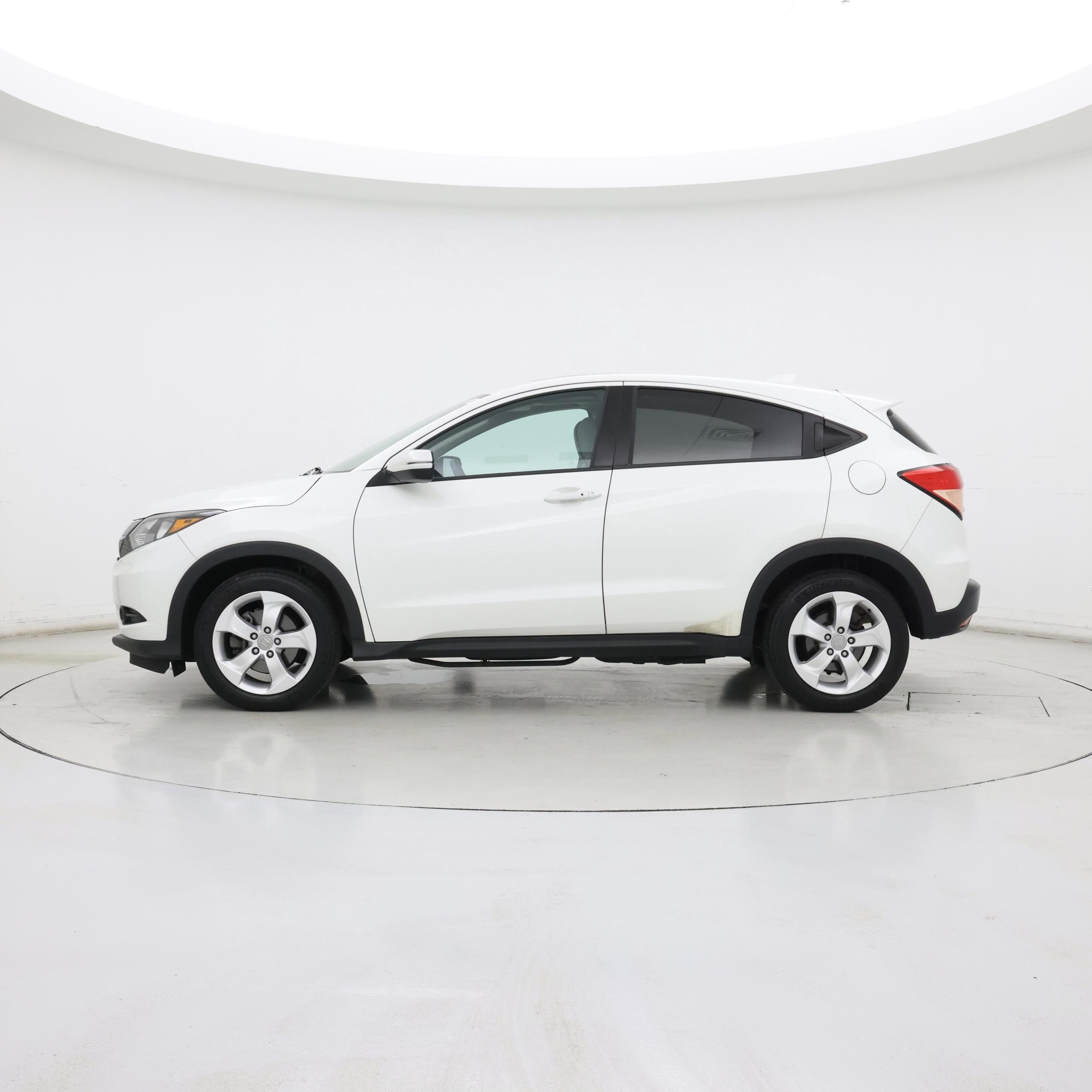 Thumbnail: 2016 Honda HR-V - 3