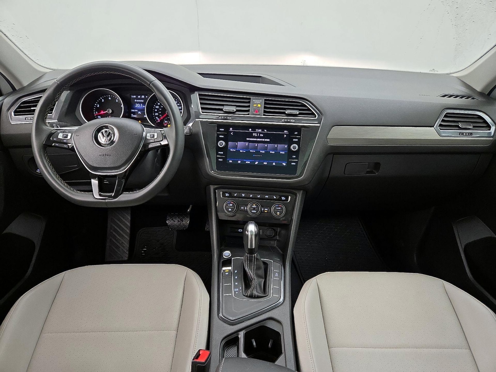 2021 Volkswagen Tiguan SE - Photo 10