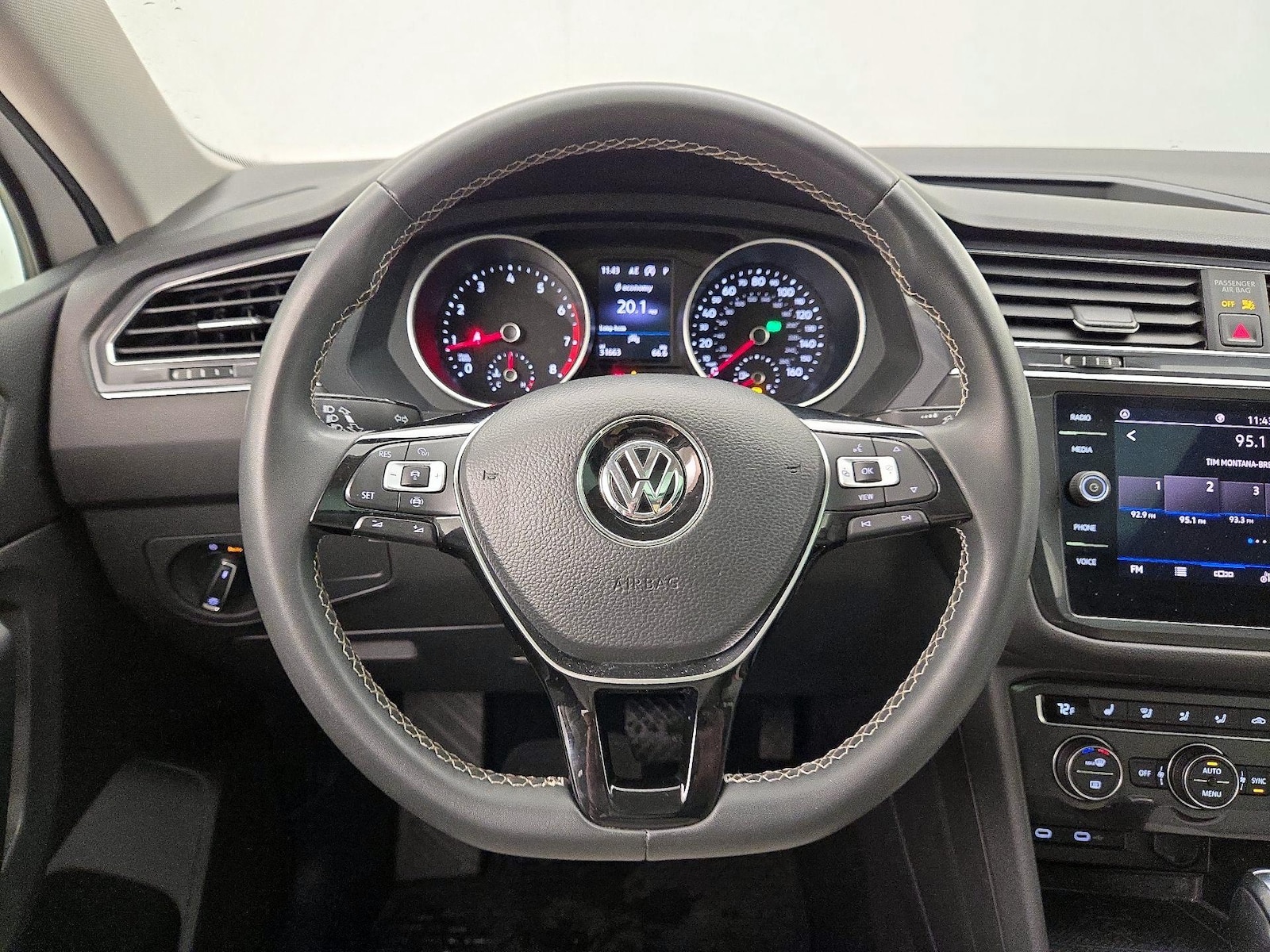 2021 Volkswagen Tiguan SE - Photo 11