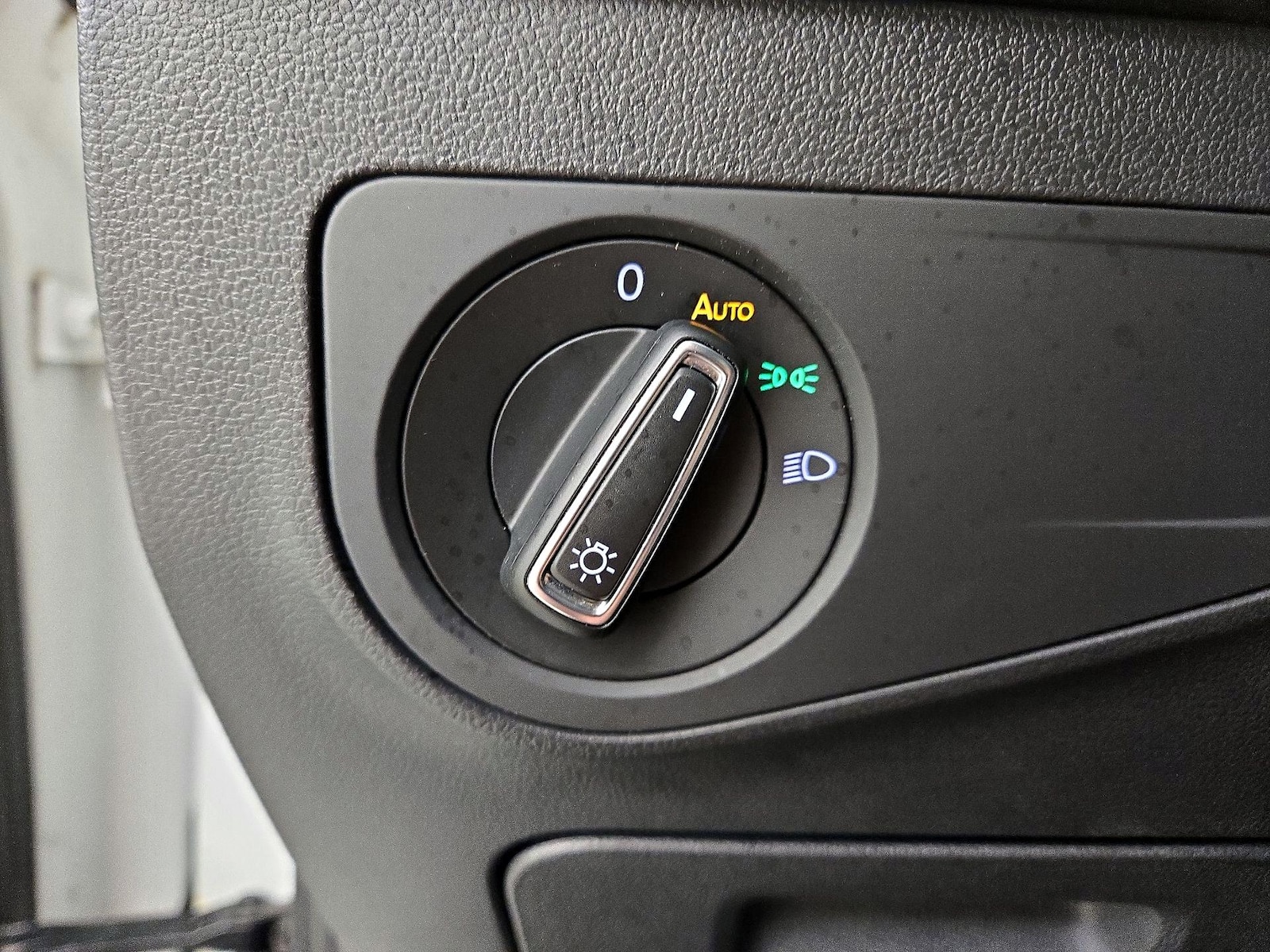 2021 Volkswagen Tiguan SE - Photo 14