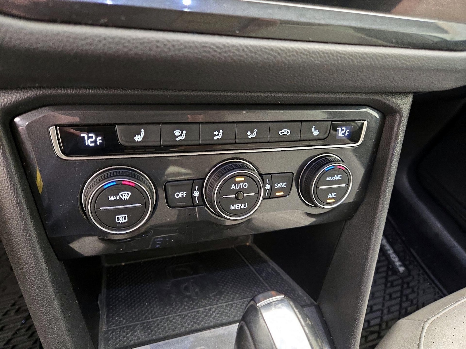 2021 Volkswagen Tiguan SE - Photo 17