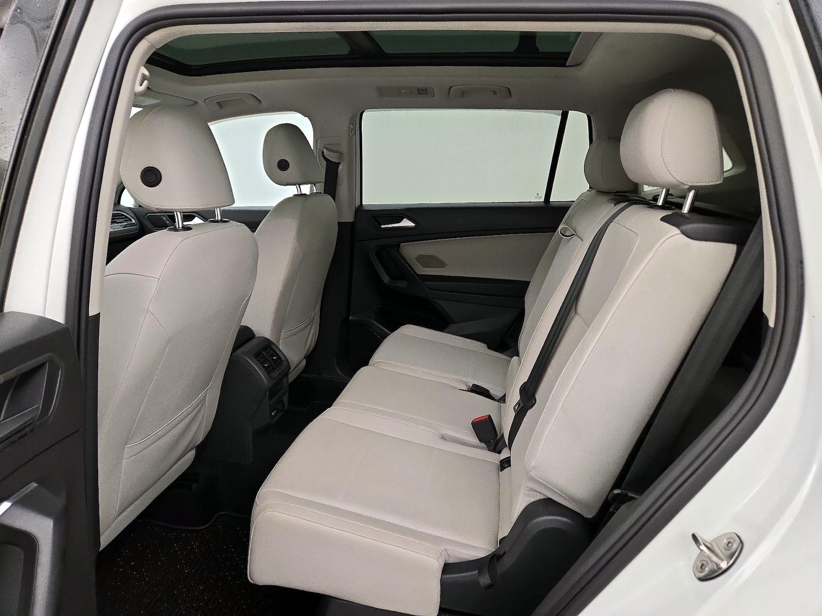 2021 Volkswagen Tiguan SE - Photo 21