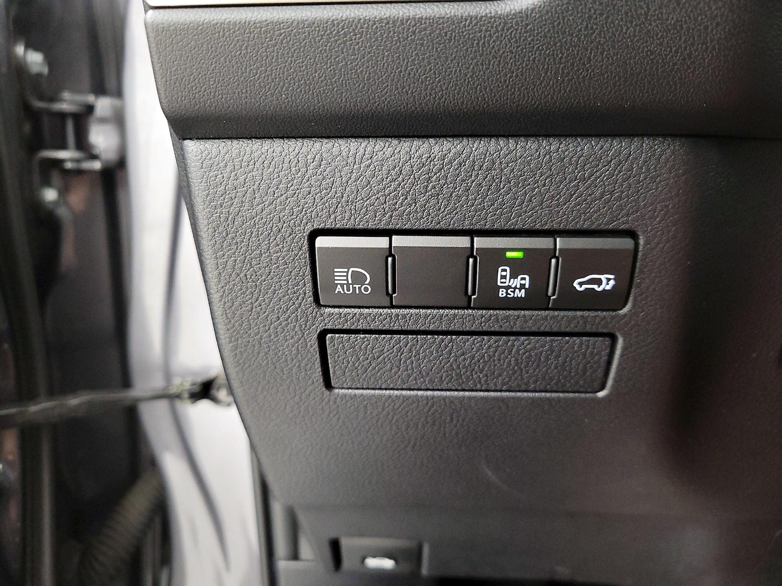 2020 Lexus NX Hybrid 300h - Photo 14