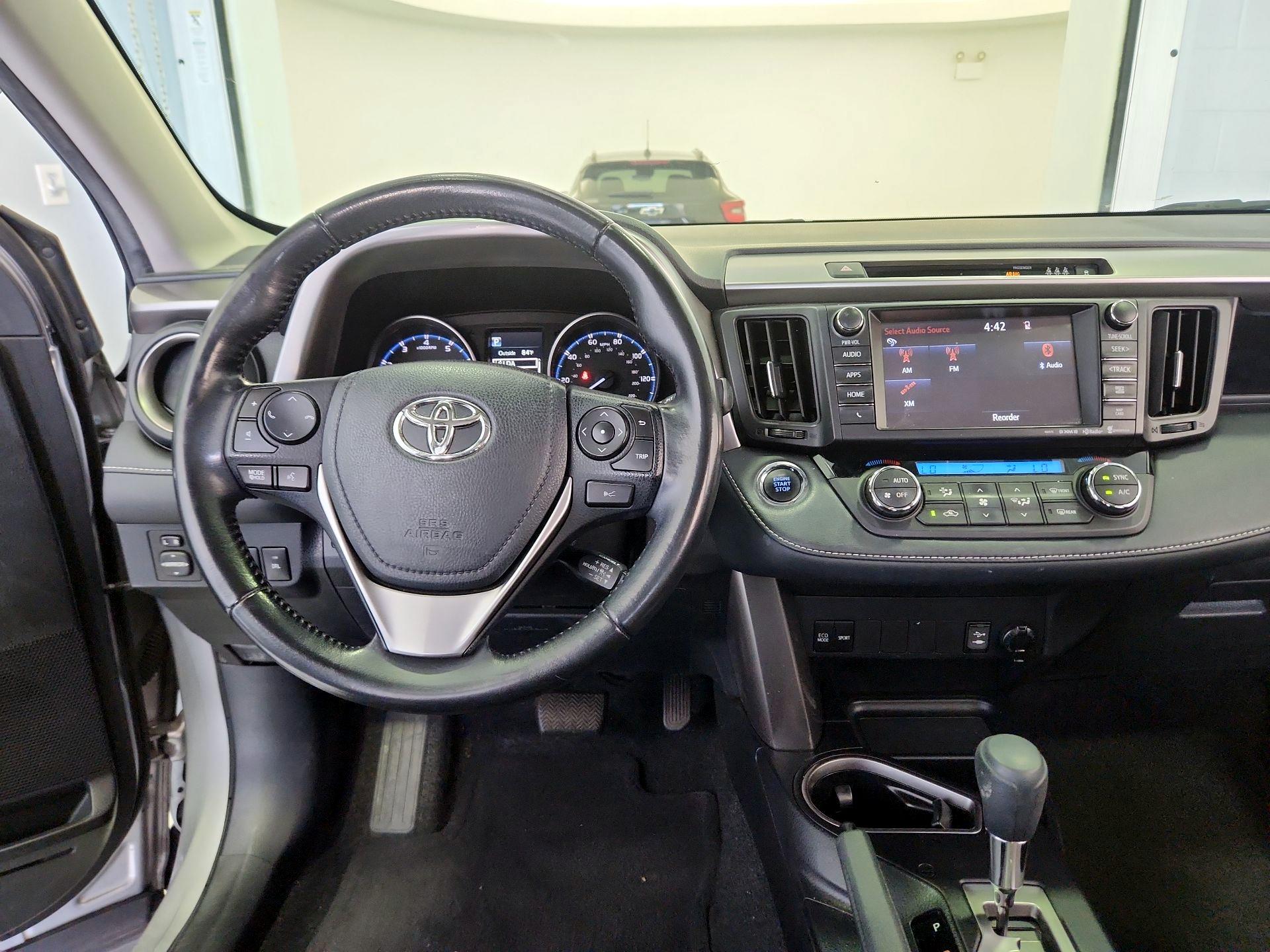 Thumbnail: 2018 Toyota RAV4 - 9