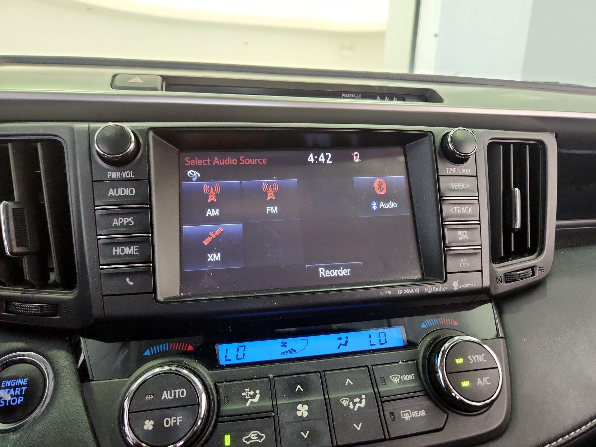 Thumbnail: 2018 Toyota RAV4 - 15