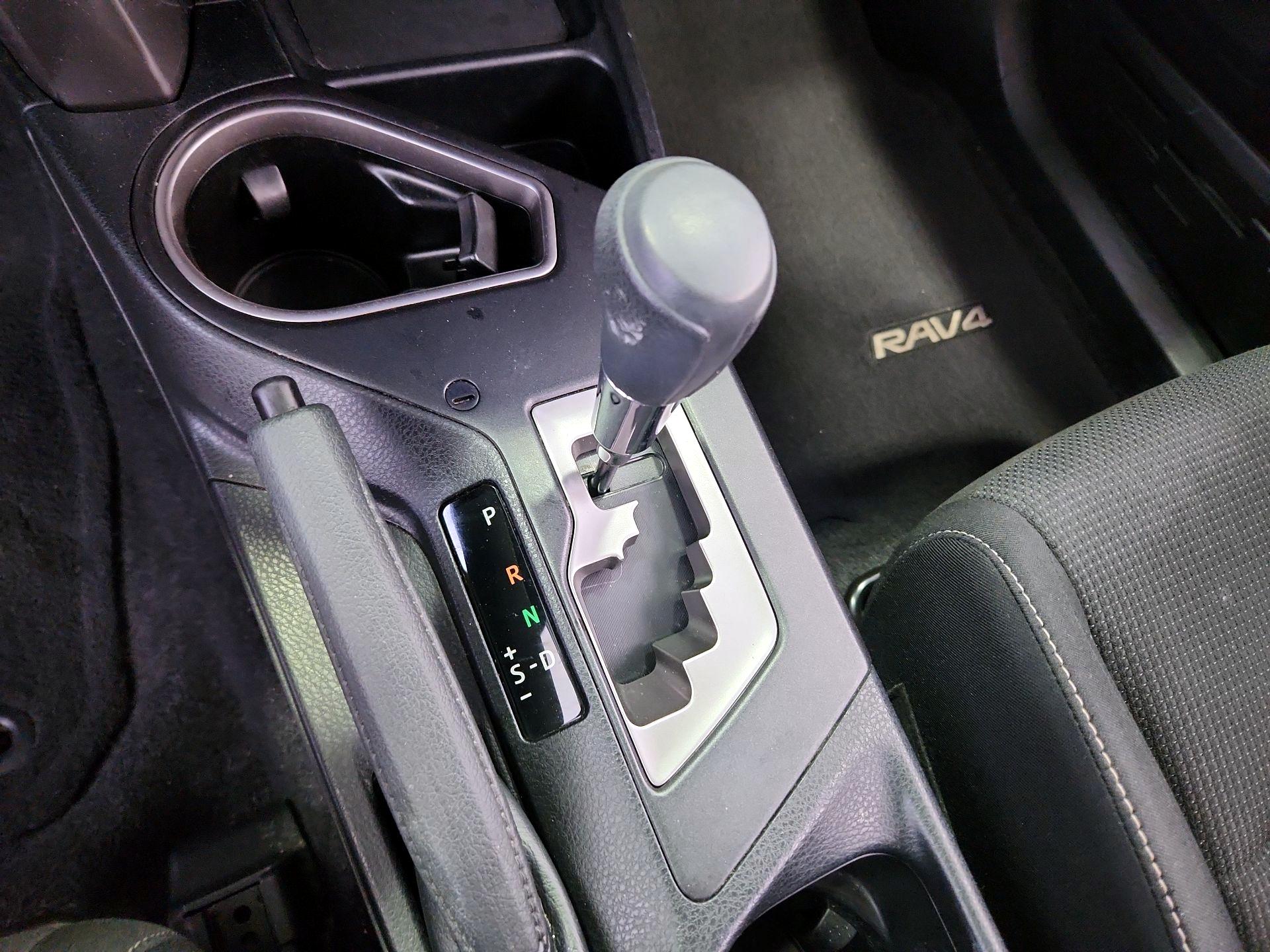Thumbnail: 2018 Toyota RAV4 - 17