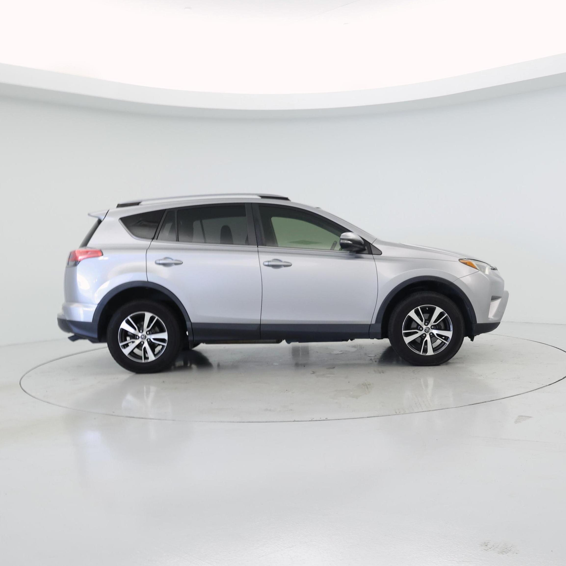 Thumbnail: 2018 Toyota RAV4 - 7