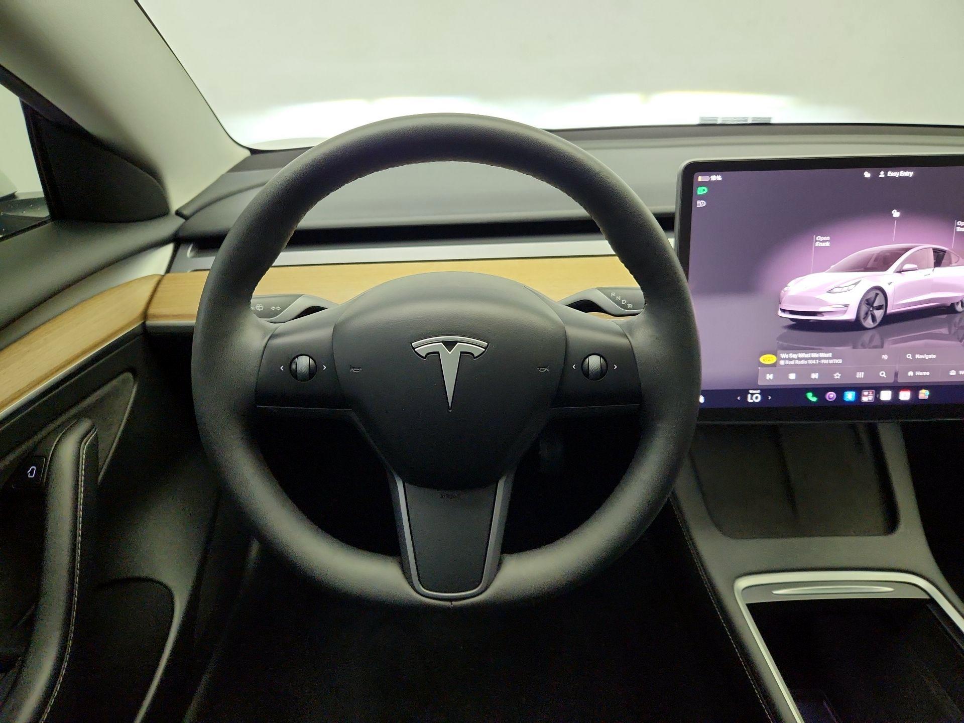 Thumbnail: 2023 Tesla Model 3 - 10