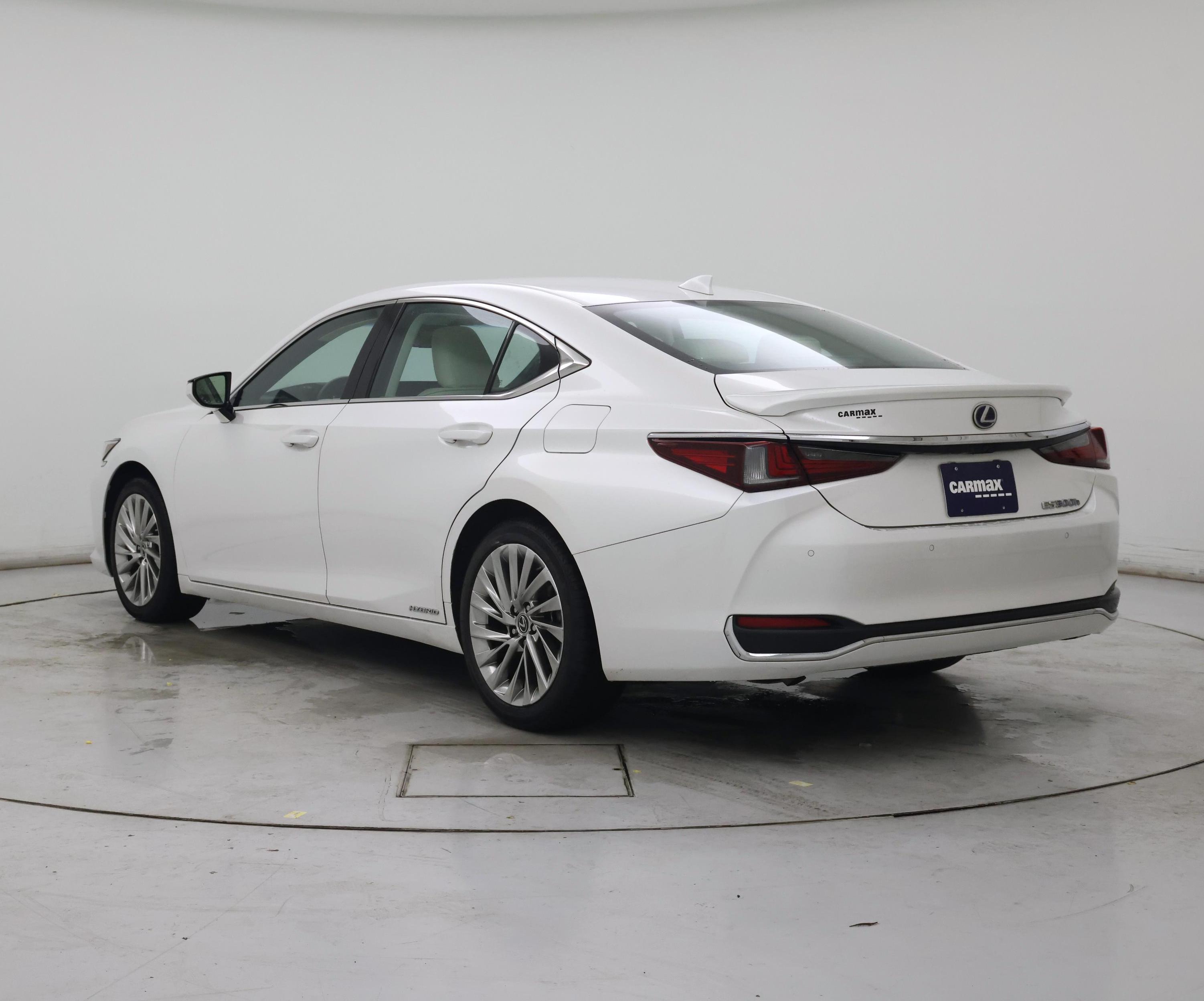 Thumbnail: 2022 Lexus ES - 2