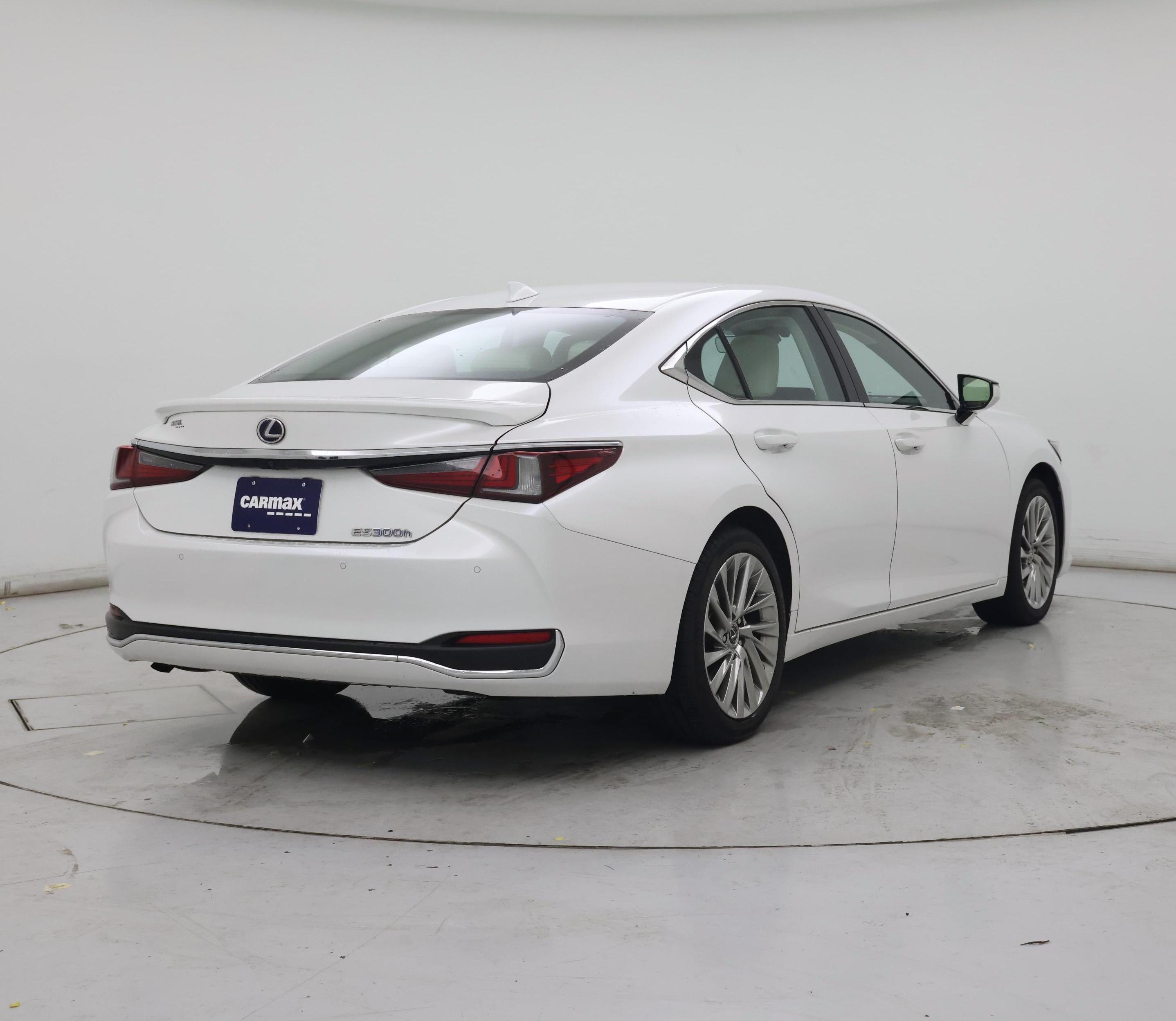 Thumbnail: 2022 Lexus ES - 8
