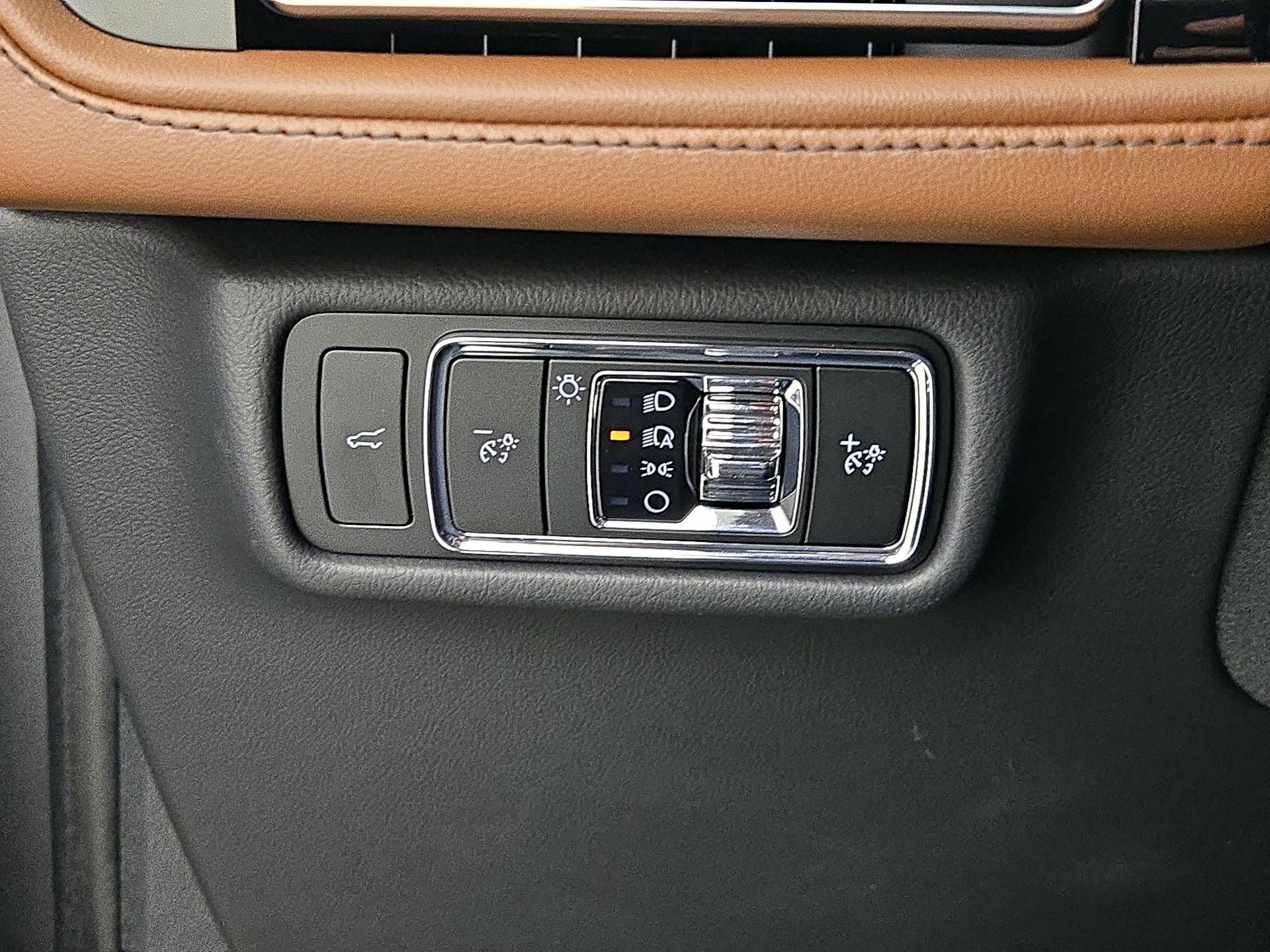 Thumbnail: 2024 Lincoln Aviator - 13