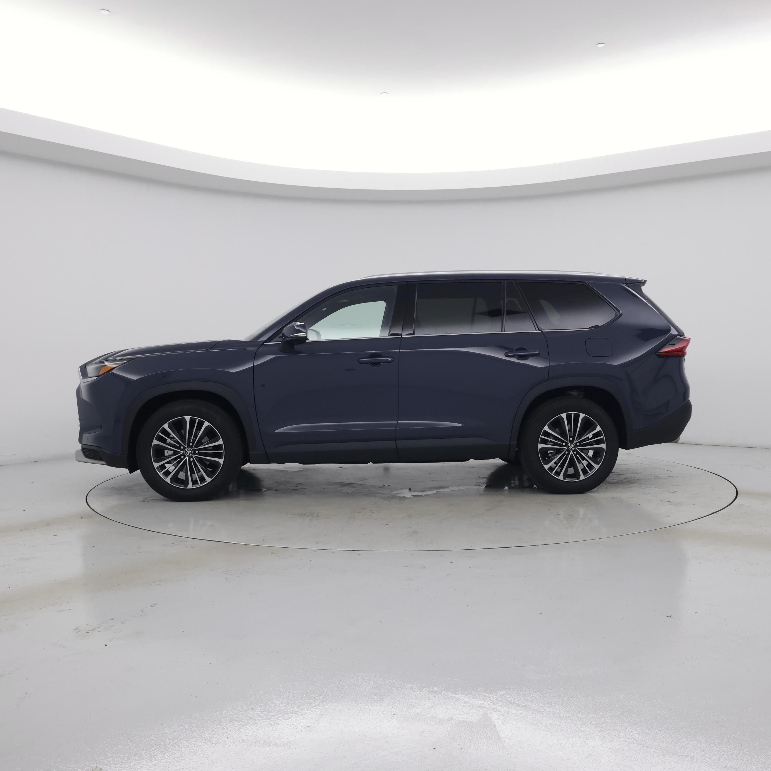 Thumbnail: 2026 Toyota Highlander - 3