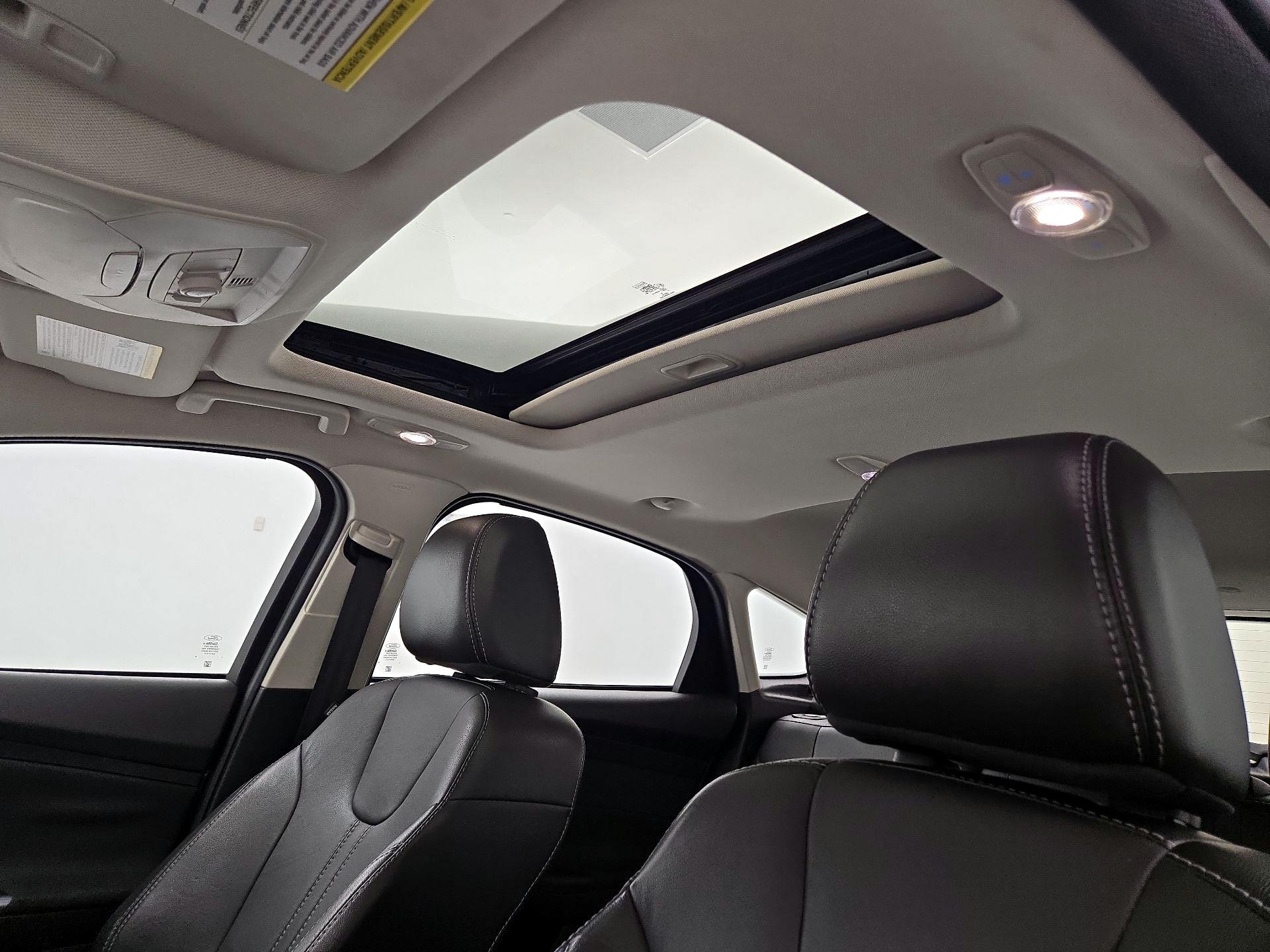Thumbnail: 2014 Ford Focus - 20