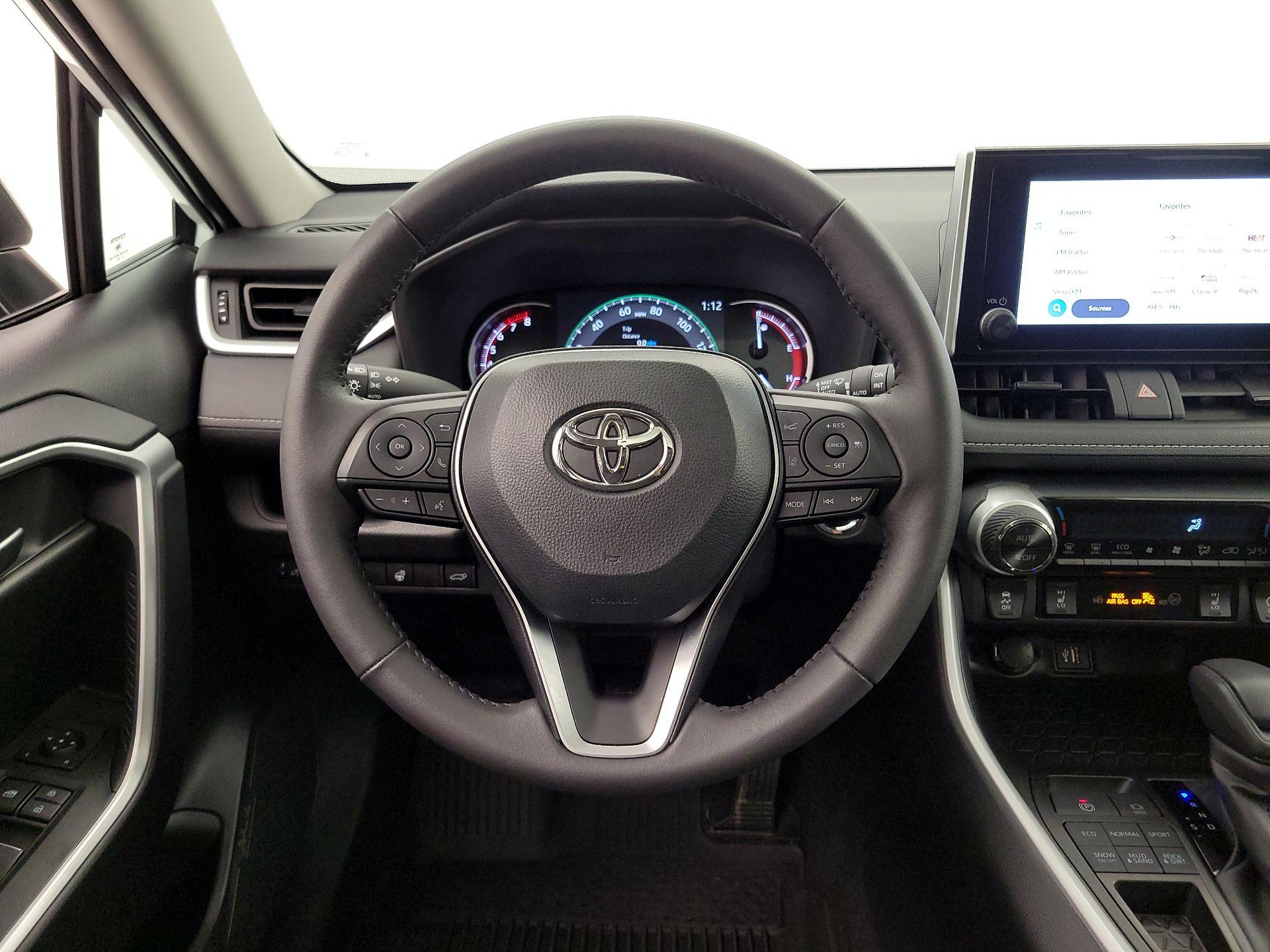 Thumbnail: 2025 Toyota RAV4 - 10