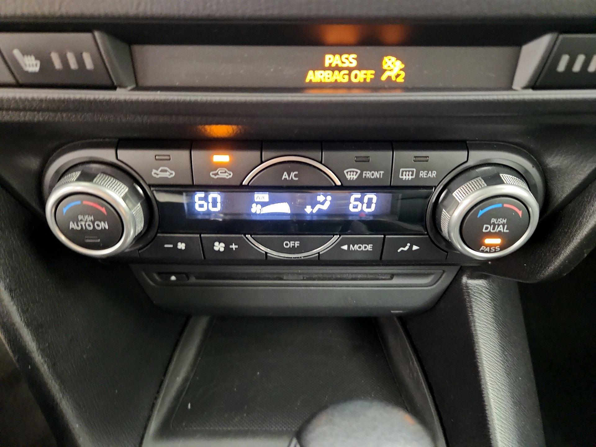 Thumbnail: 2015 Mazda Mazda3 - 17
