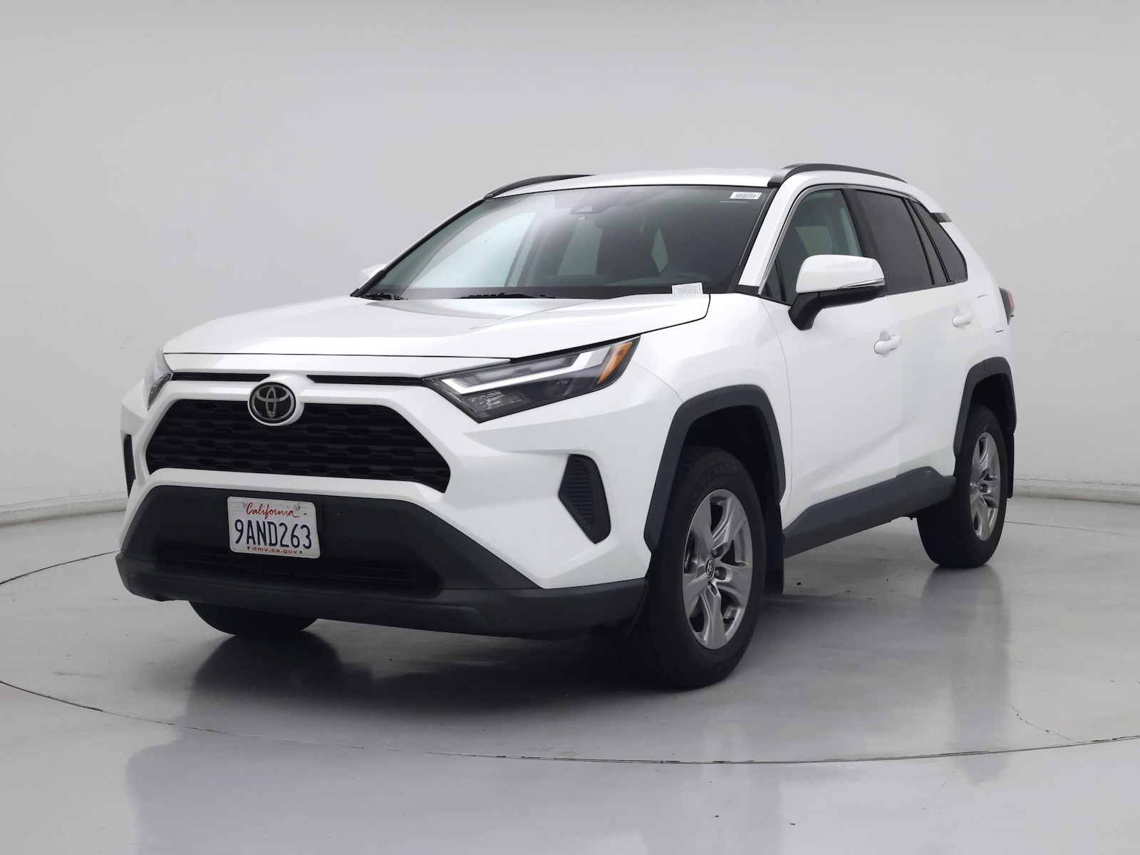 2022 Toyota RAV4 XLE - Photo 5