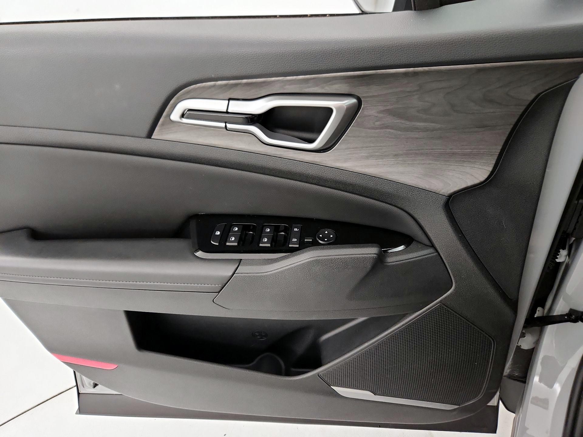 Thumbnail: 2024 Kia Sportage - 12