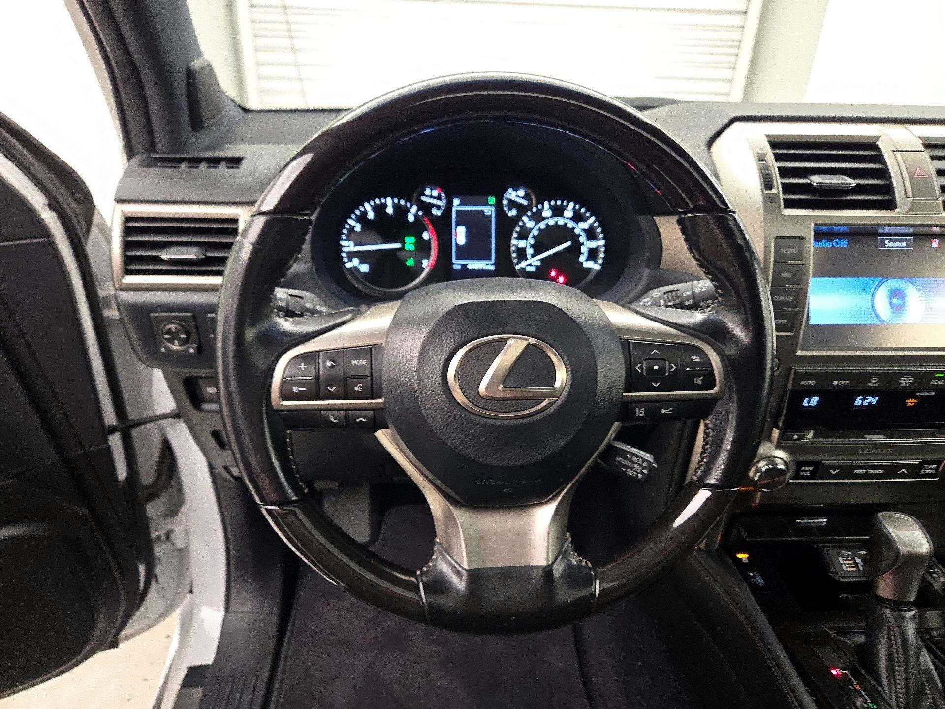 Thumbnail: 2020 Lexus GX - 10