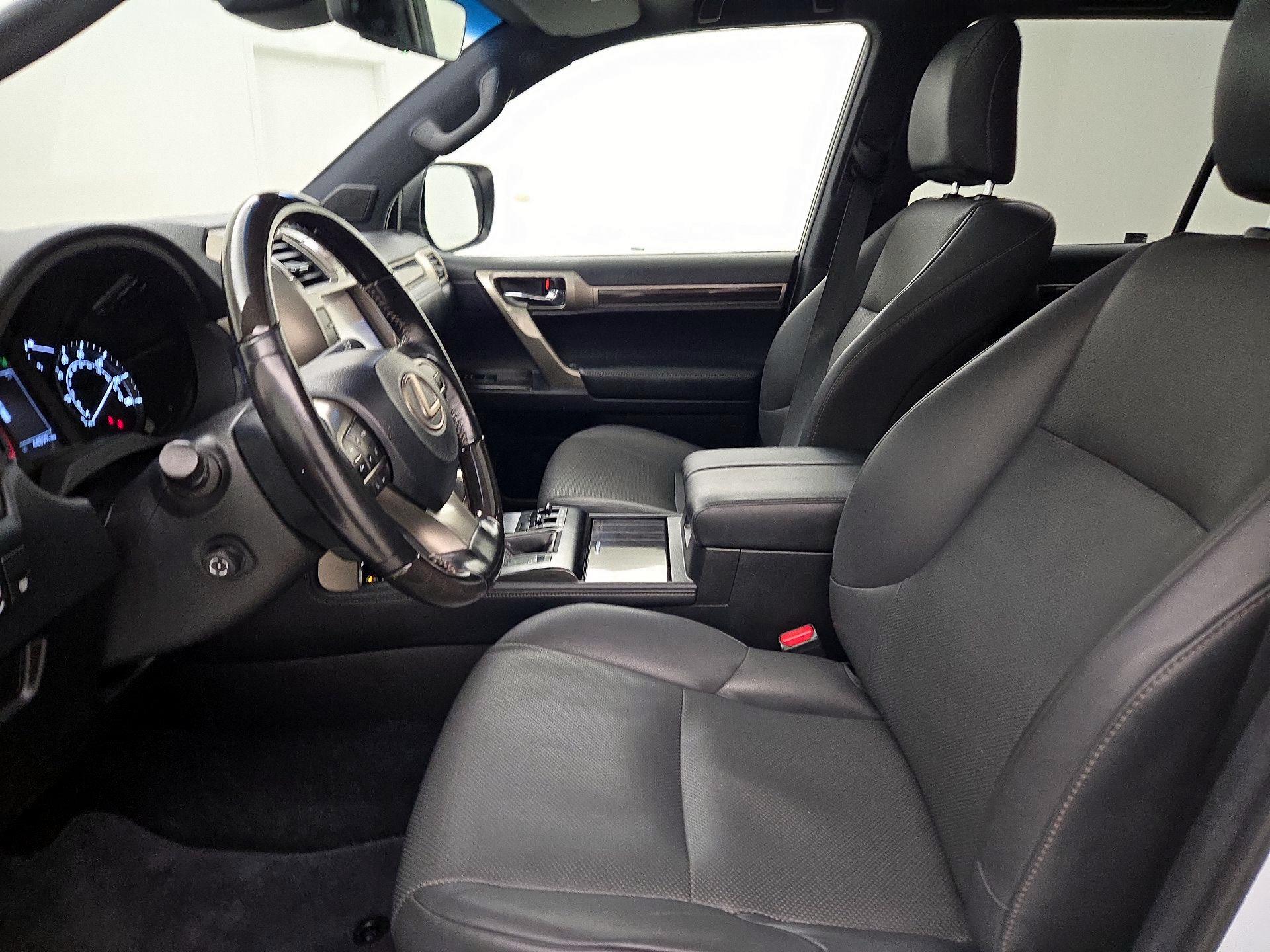 Thumbnail: 2020 Lexus GX - 11