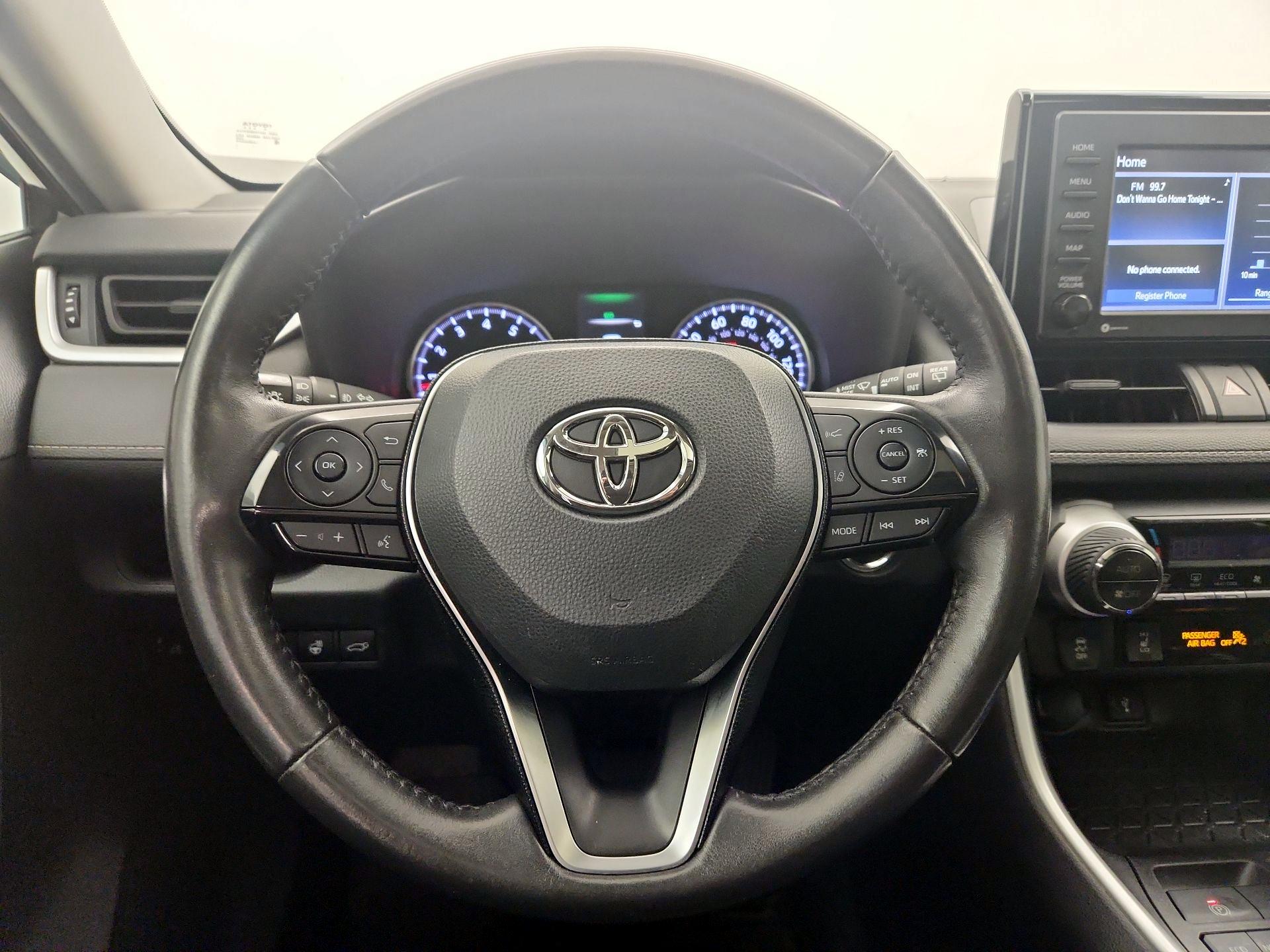 Thumbnail: 2020 Toyota RAV4 - 10
